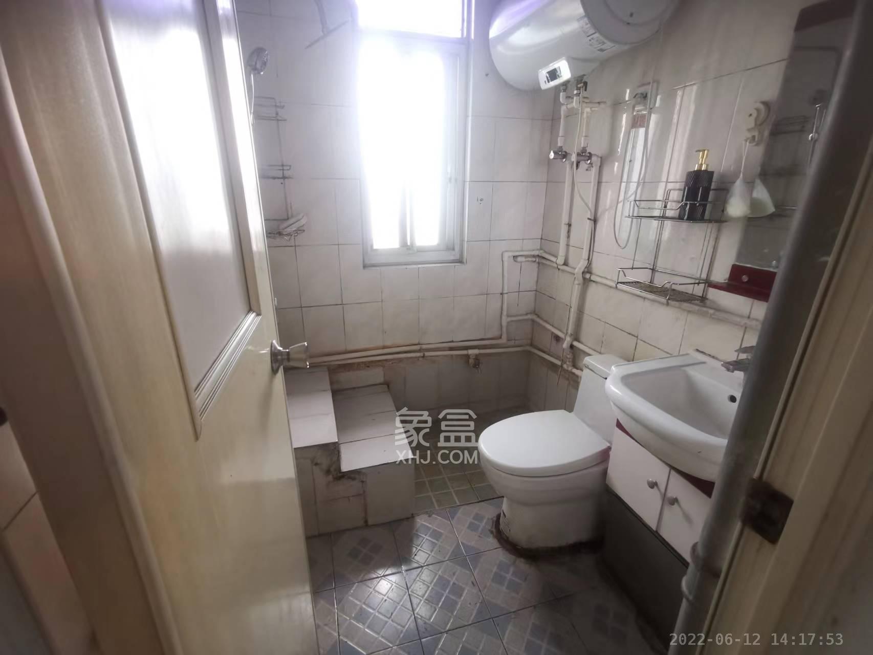 天心友园 3室1厅2卫 2600.0元/月 天心友园 3室1厅2卫 2600.0元/月室内图