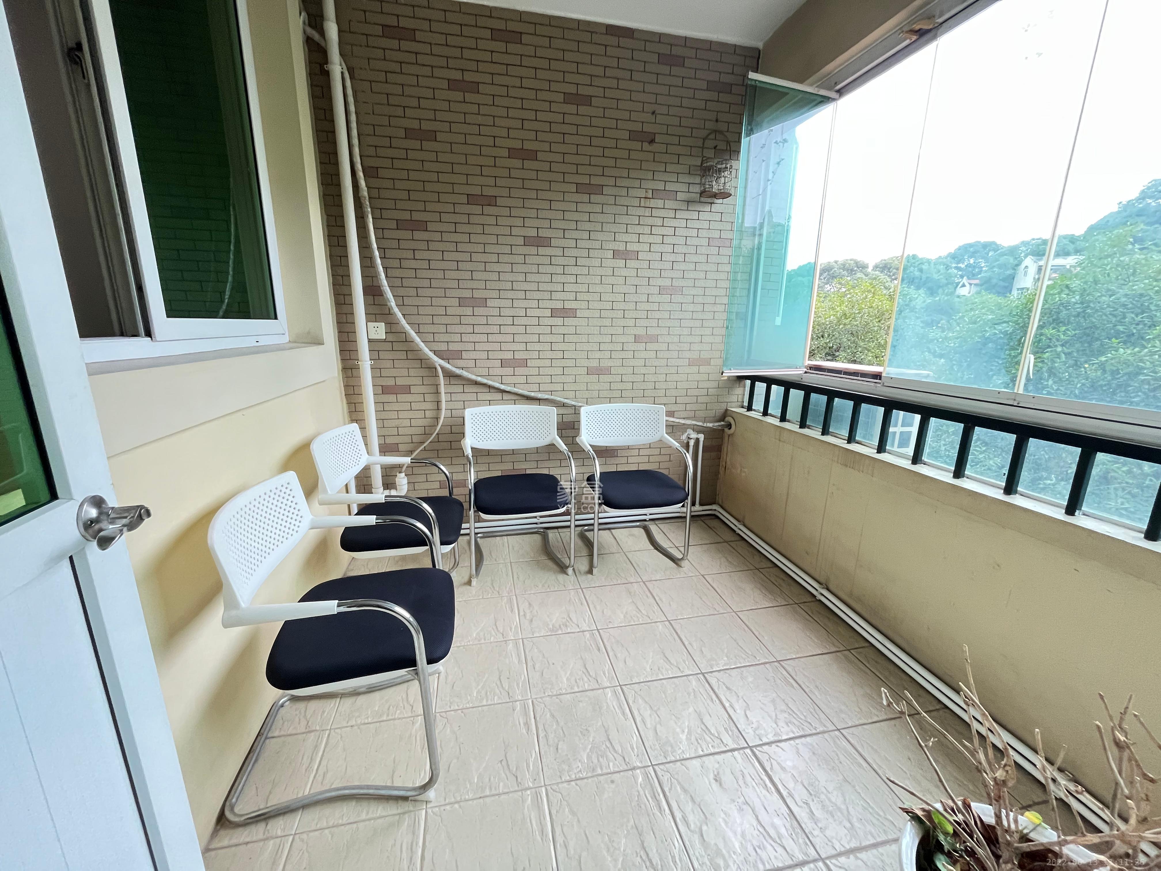 圣爵菲斯  4室2厅1卫   3700.00元/月室内图