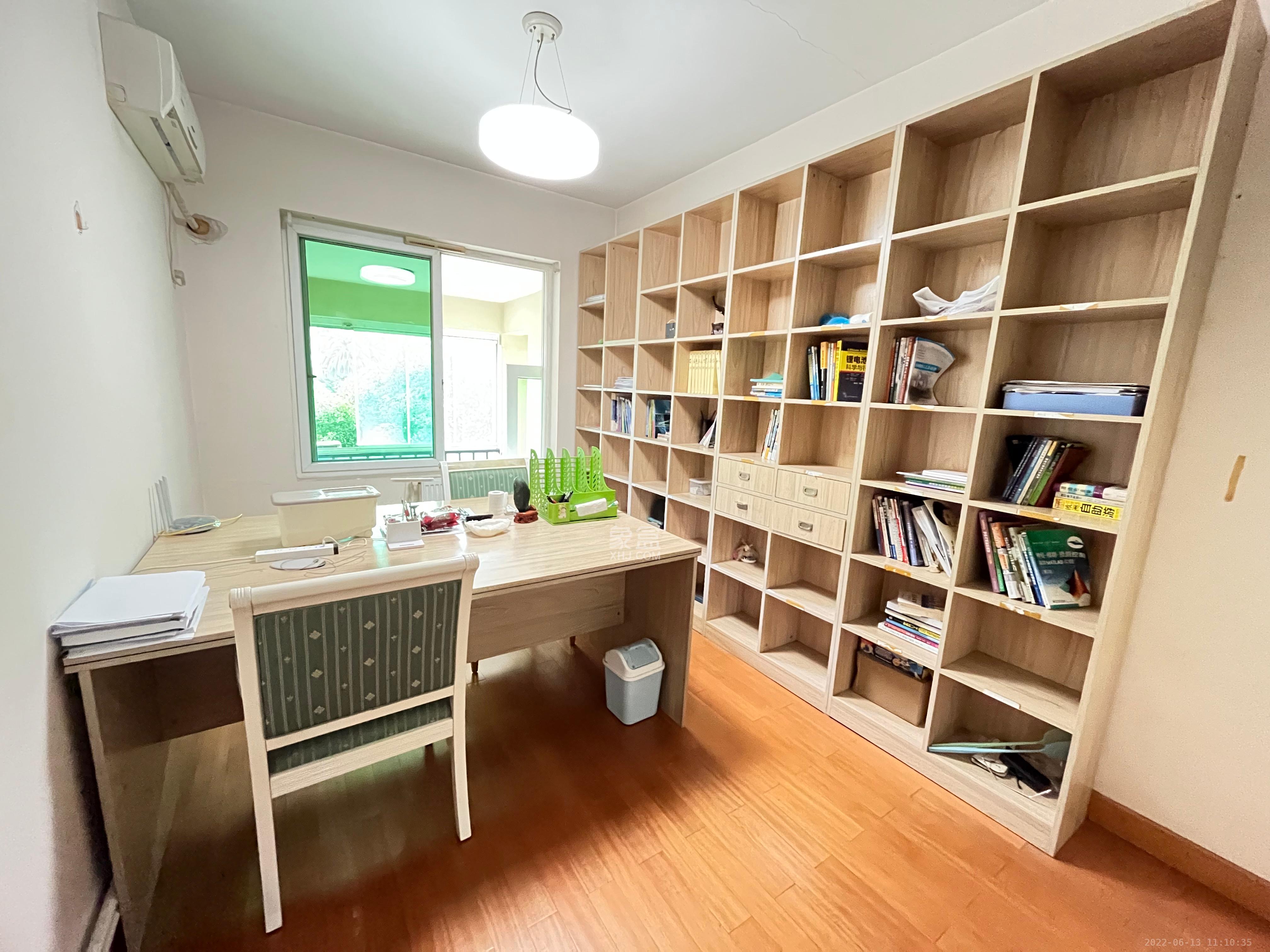 圣爵菲斯  4室2厅1卫   3700.00元/月室内图