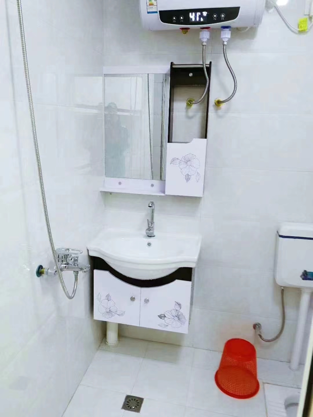 万籁酒店  1室1厅1卫   1300.00元/月室内图