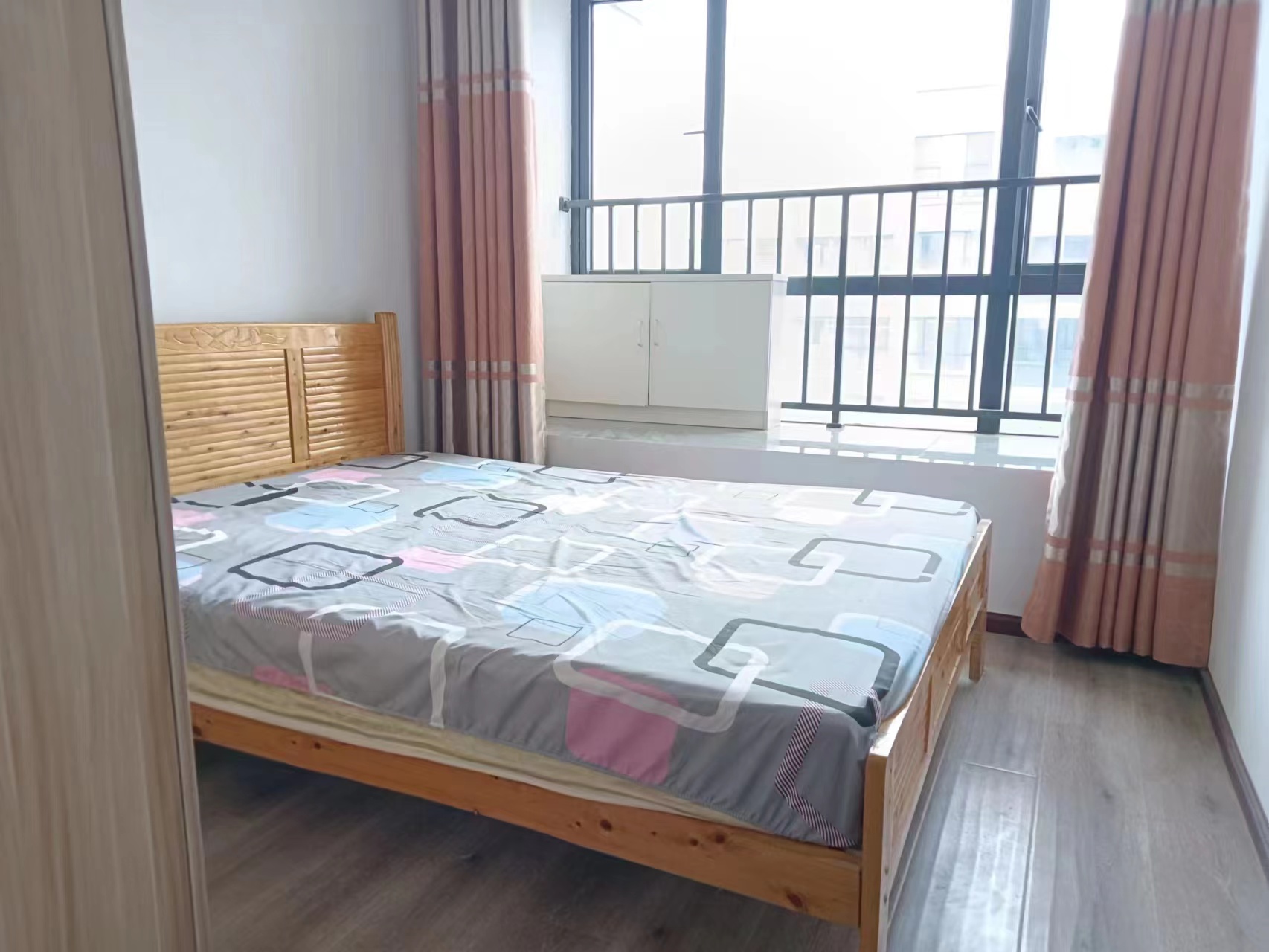 云城尚品  3室1厅2卫   2500.00元/月室内图