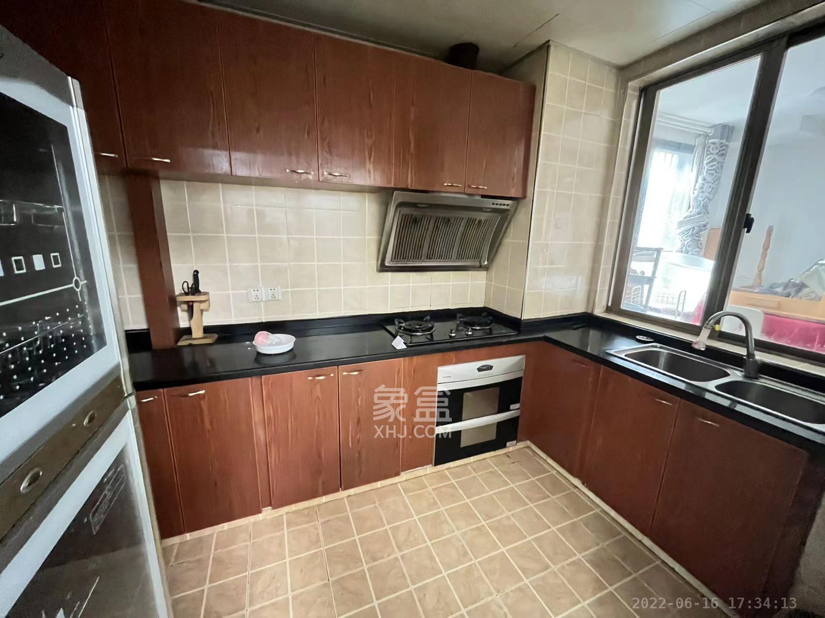 南郡明珠 3室2厅2卫 1800.0元/月 南郡明珠 3室2厅2卫 1800.0元/月室内图