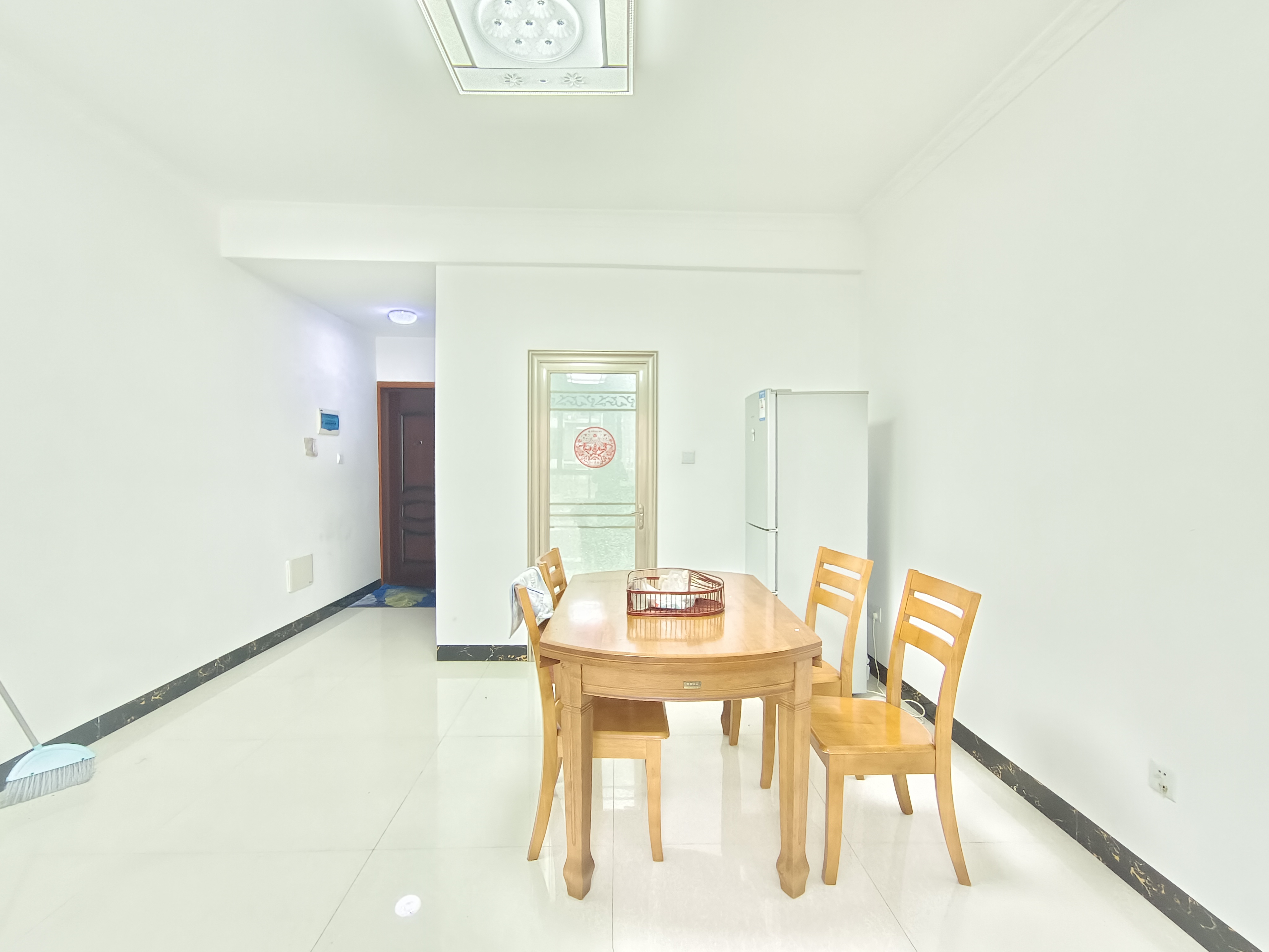 明兴翰苑一期  3室2厅2卫   2400.00元/月室内图