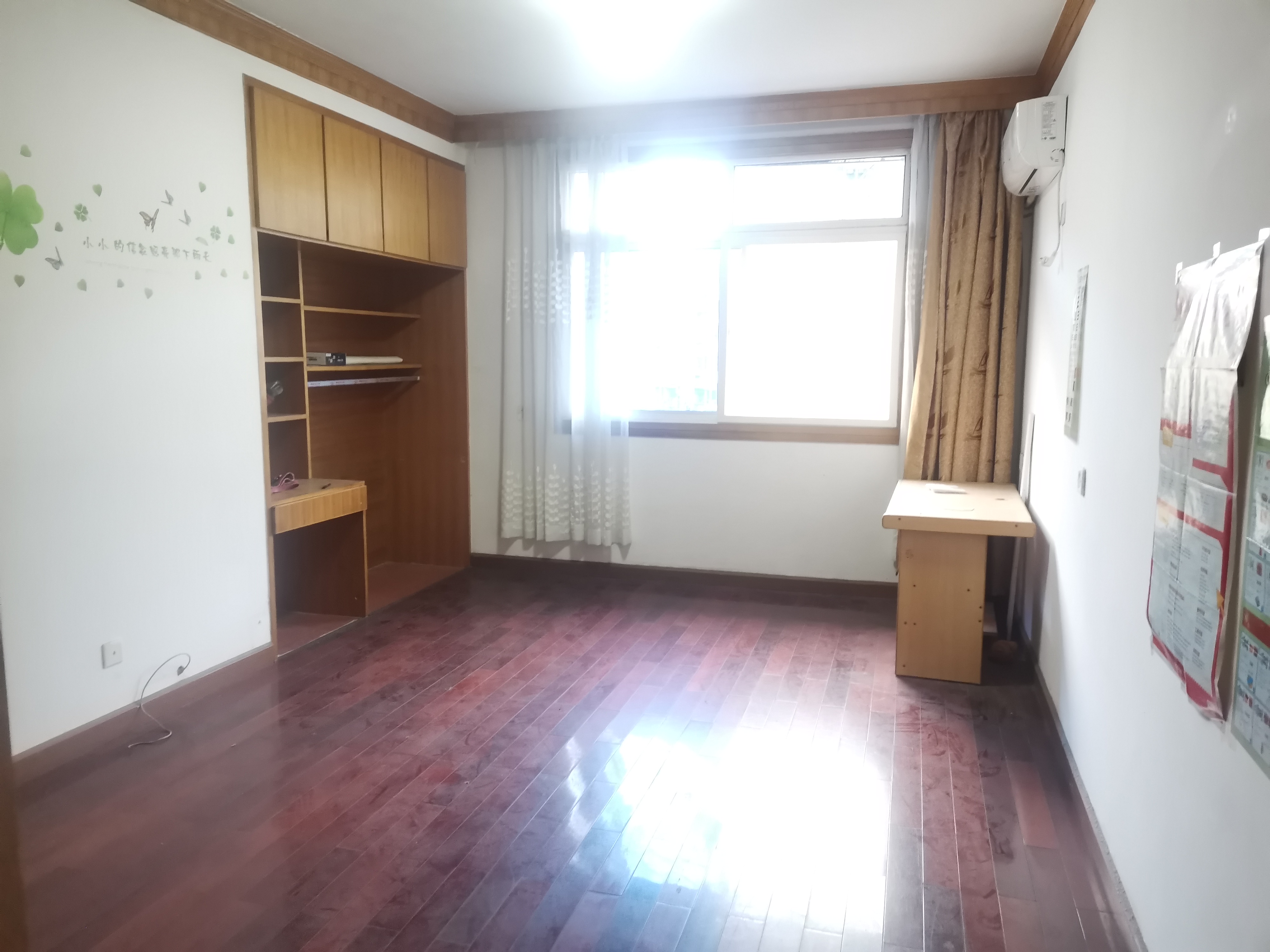 奶牛山小区  3室2厅1卫   41.80万客厅
