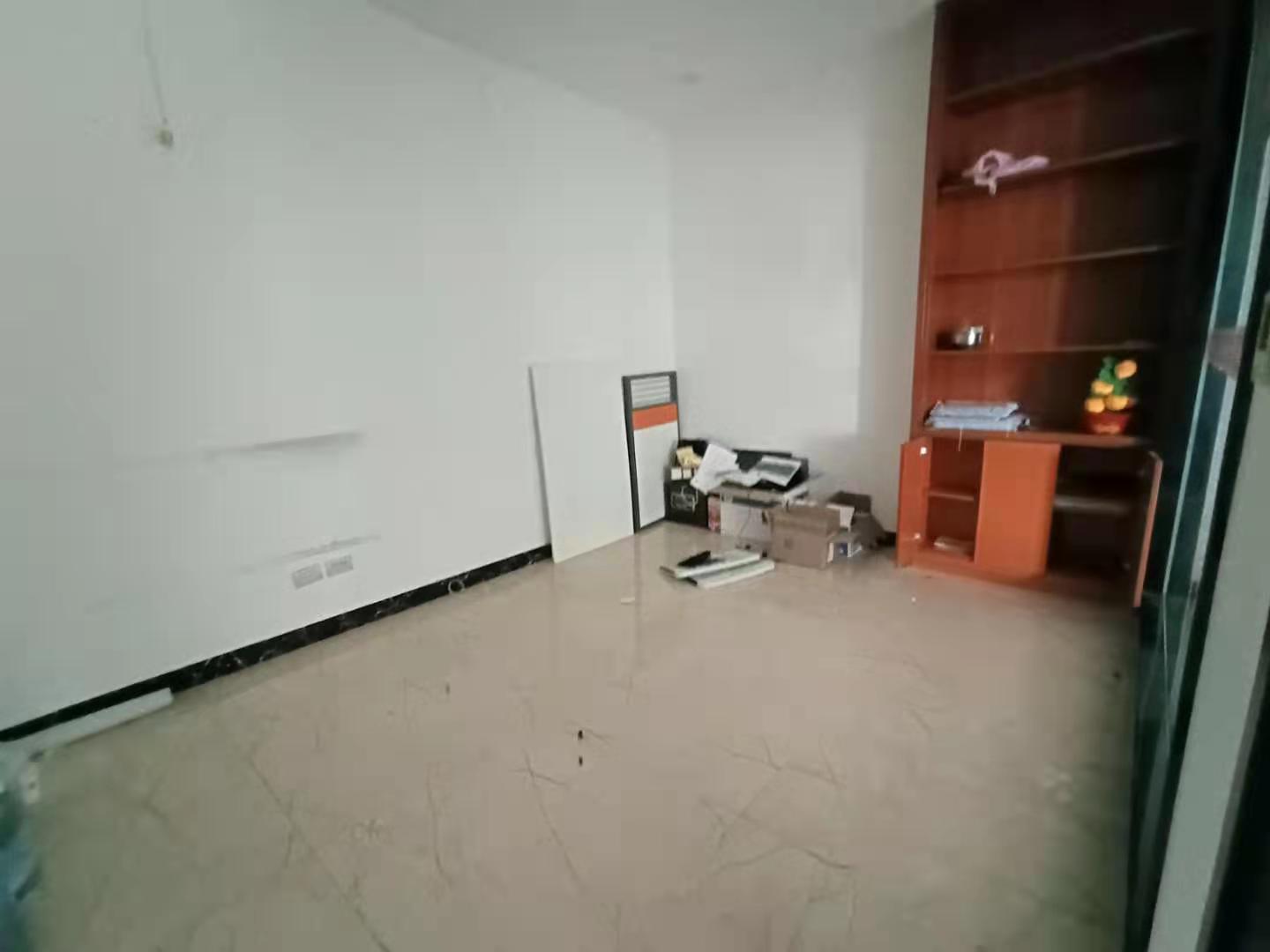 美的财智中心  7室2厅1卫   37500.00元/月室内图