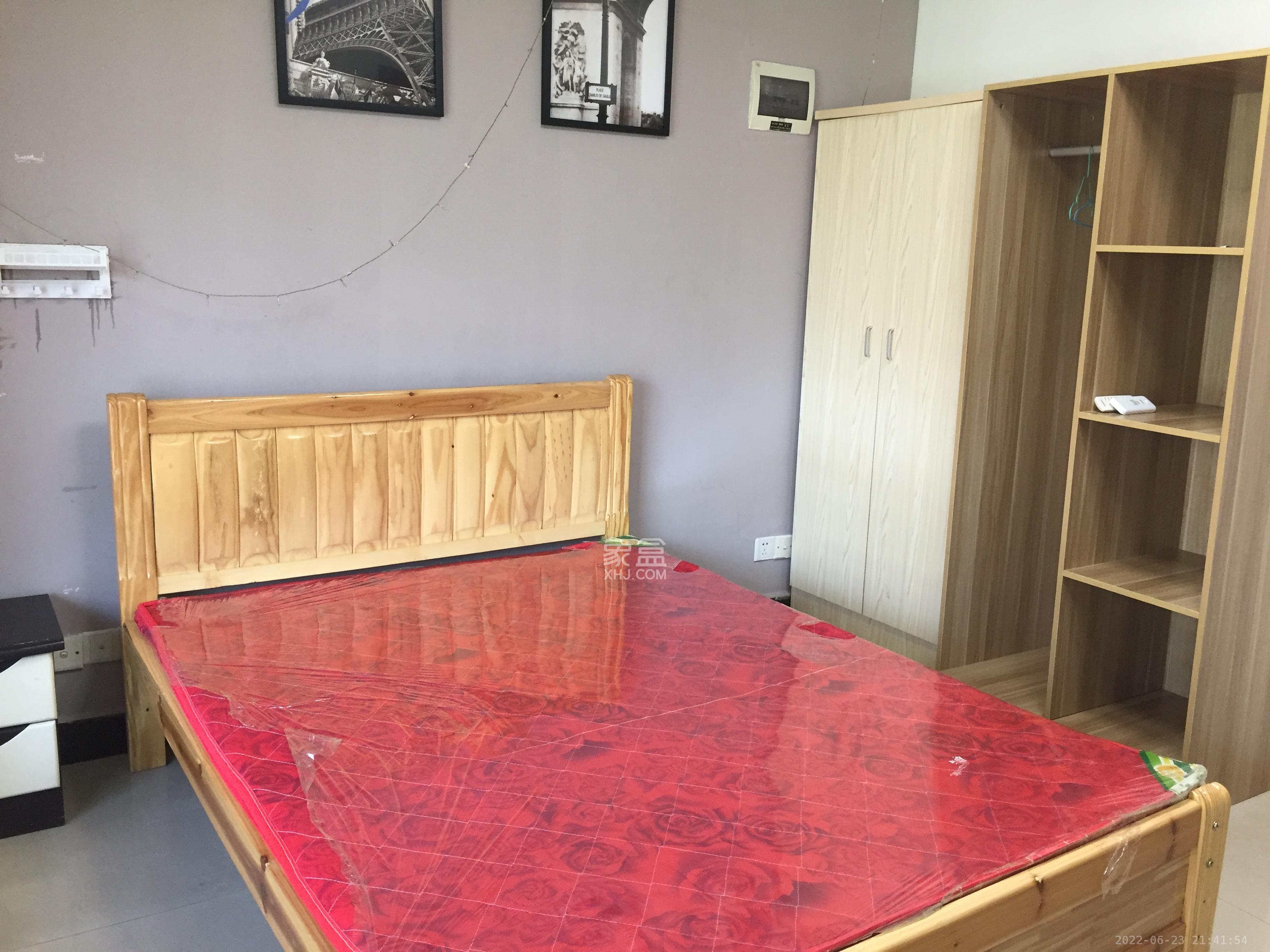 景湾小区(井湾小区) 4室1厅1卫 2100.0元/月 景湾小区(井湾小区) 4室1厅1卫 2100.0元/月室内图