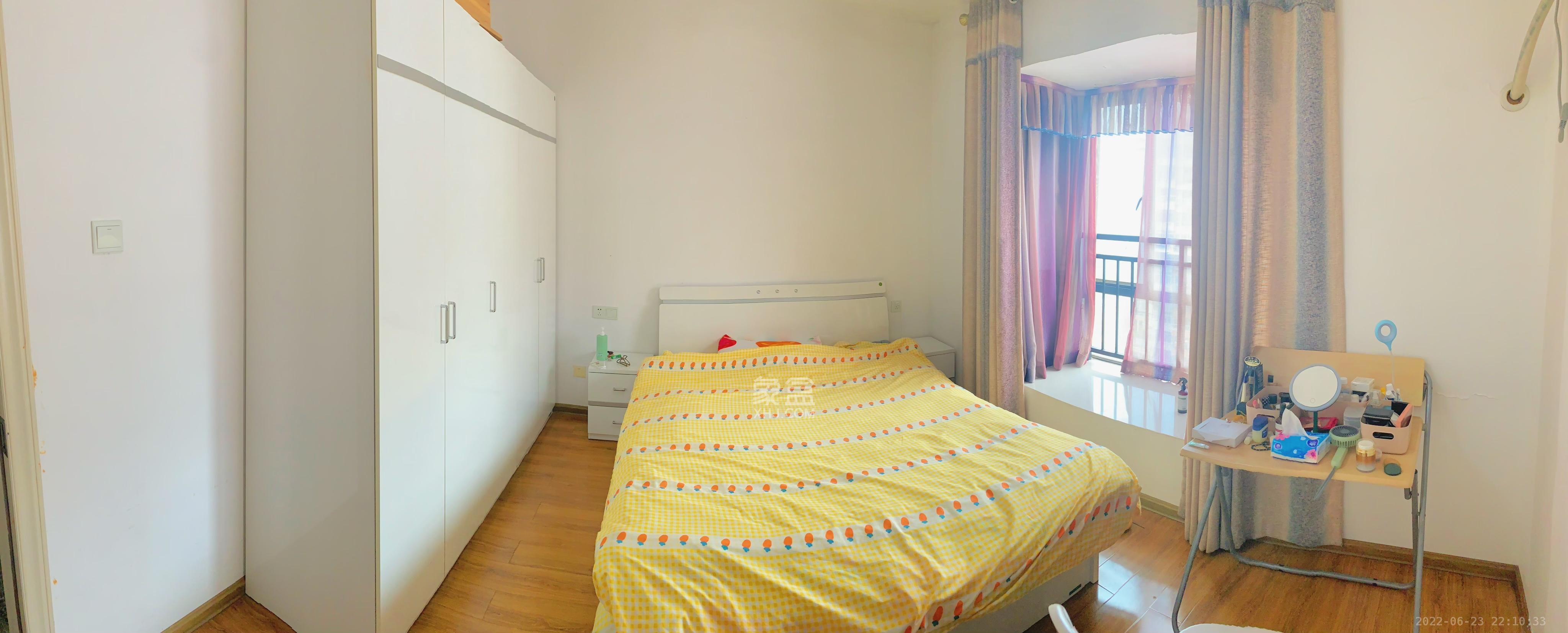 山水华景  2室1厅1卫    1150.0元/月室内图1