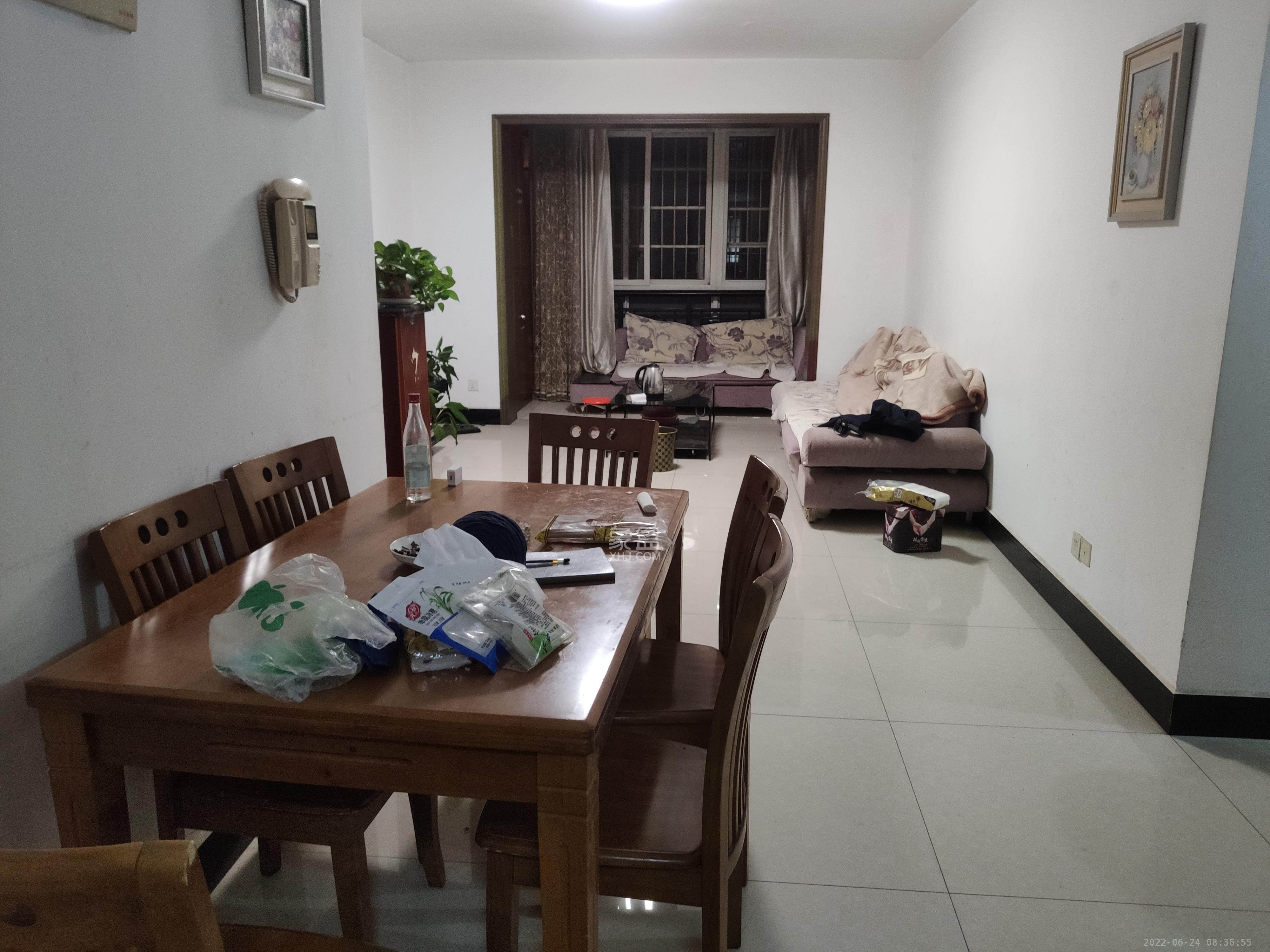 泰禹家园(彩云之翼家园一期、二期、三期) 3室2厅2卫 2200.0元/月 泰禹家园(彩云之翼家园一期、二期、三期) 3室2厅2卫 2200.0元/月室内图