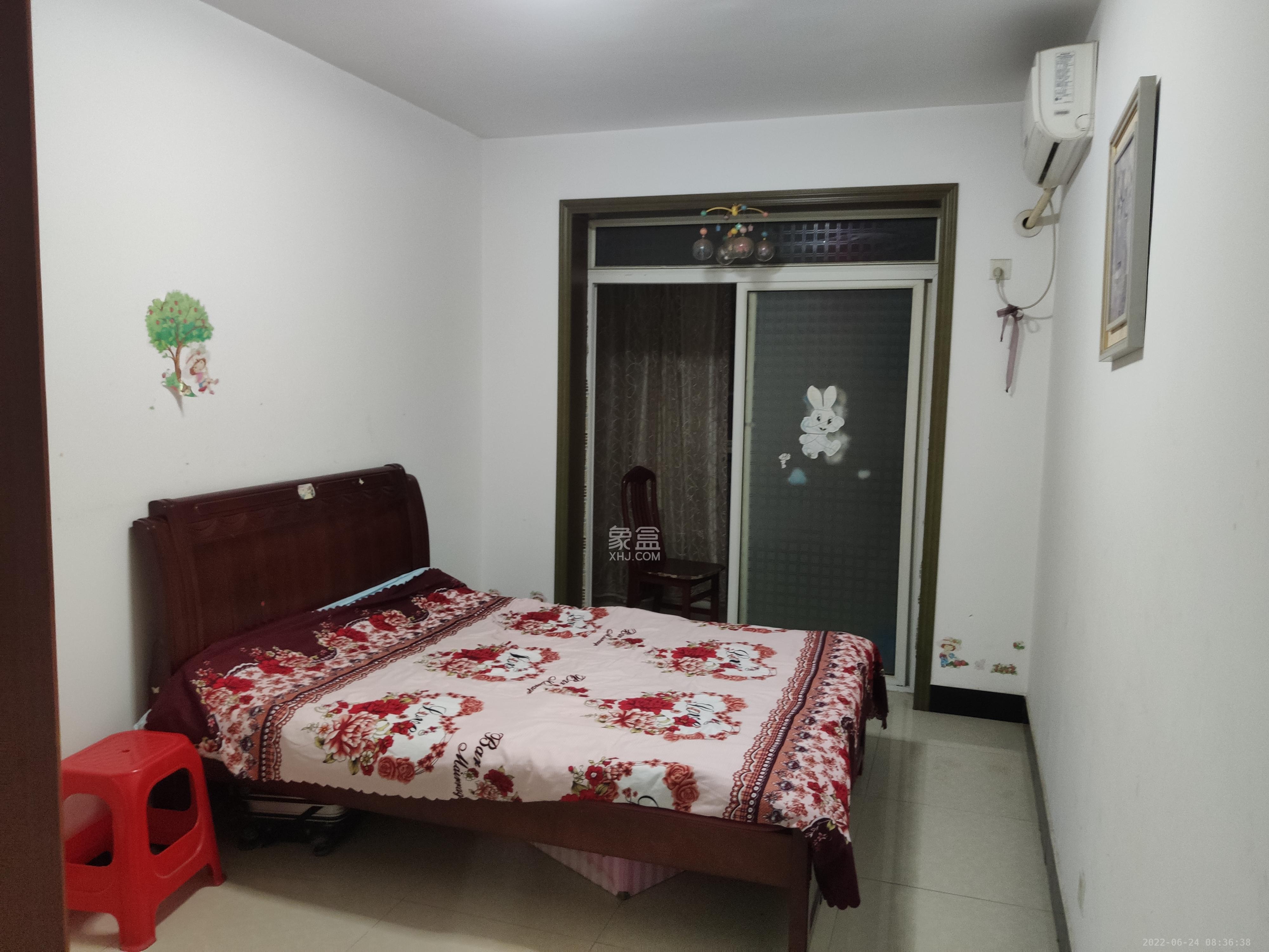 泰禹家园(彩云之翼家园一期、二期、三期) 3室2厅2卫 2200.0元/月 泰禹家园(彩云之翼家园一期、二期、三期) 3室2厅2卫 2200.0元/月室内图