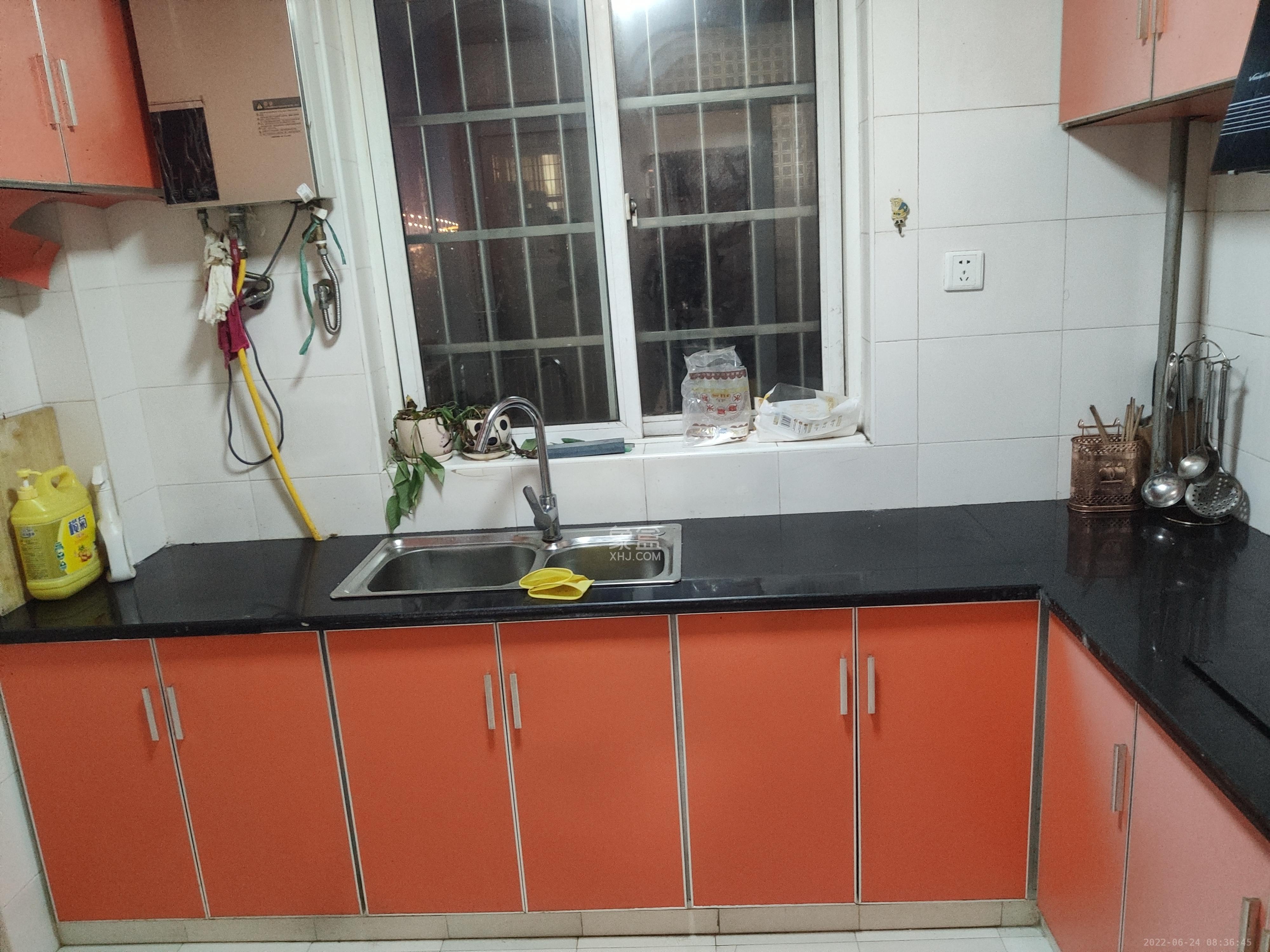 泰禹家园(彩云之翼家园一期、二期、三期) 3室2厅2卫 2200.0元/月 泰禹家园(彩云之翼家园一期、二期、三期) 3室2厅2卫 2200.0元/月室内图