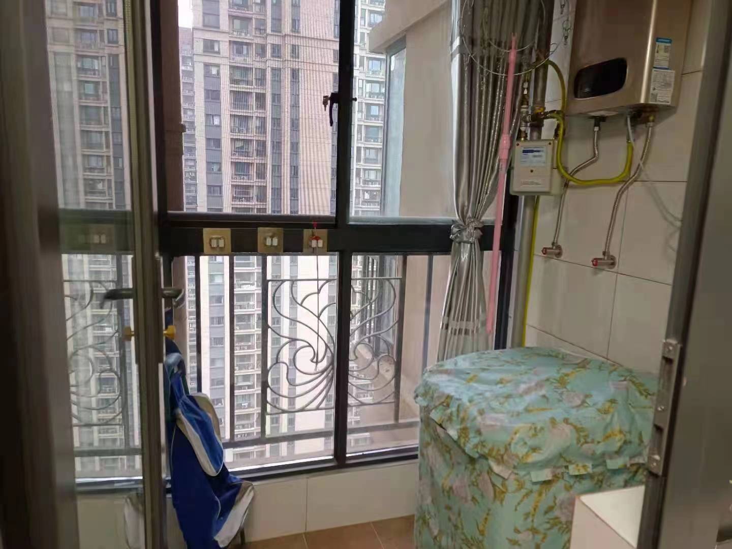 恒大南湖半岛  3室2厅1卫   2600.00元/月室内图