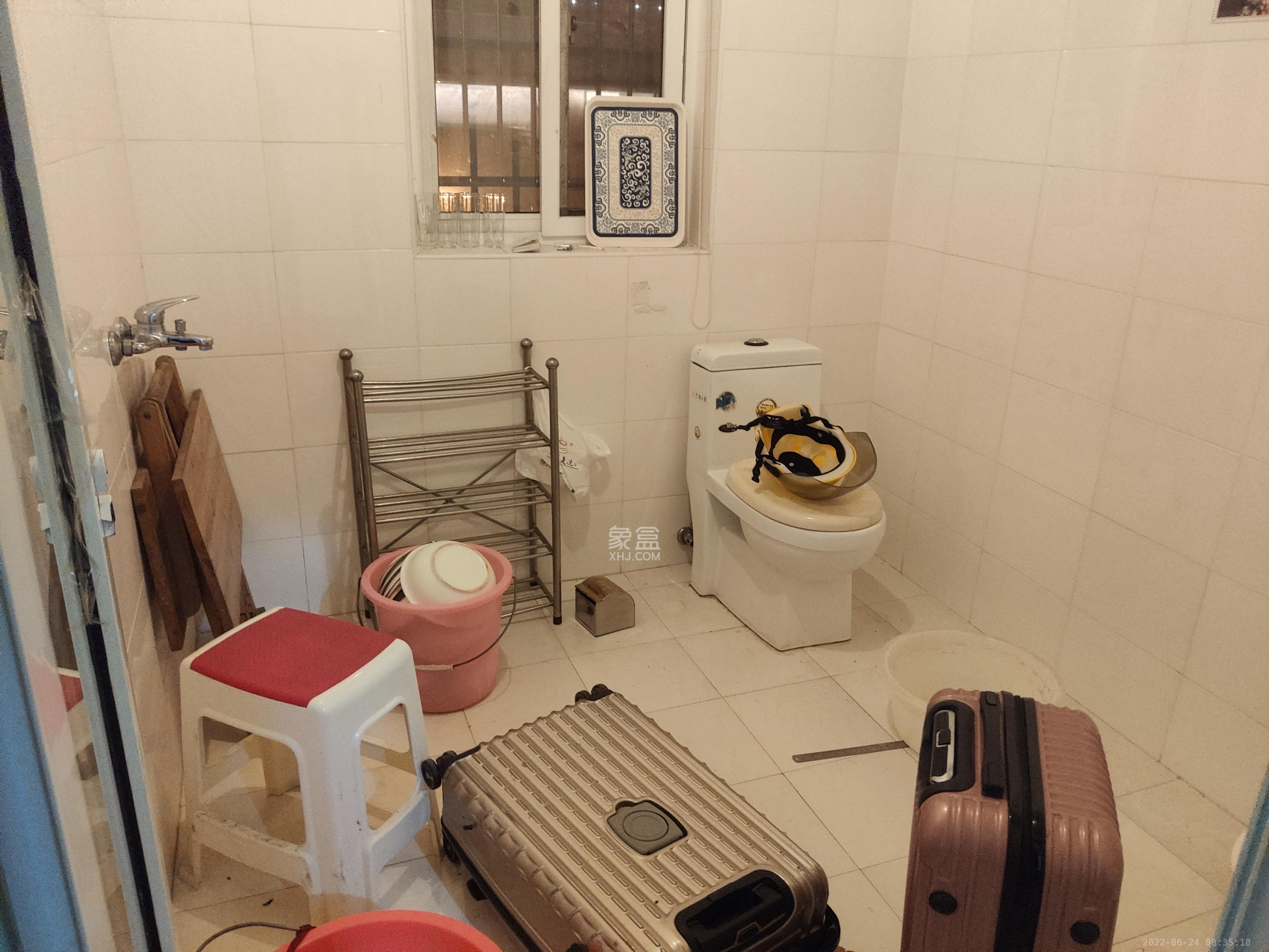 泰禹家园(彩云之翼家园一期、二期、三期) 3室2厅2卫 2200.0元/月 泰禹家园(彩云之翼家园一期、二期、三期) 3室2厅2卫 2200.0元/月室内图