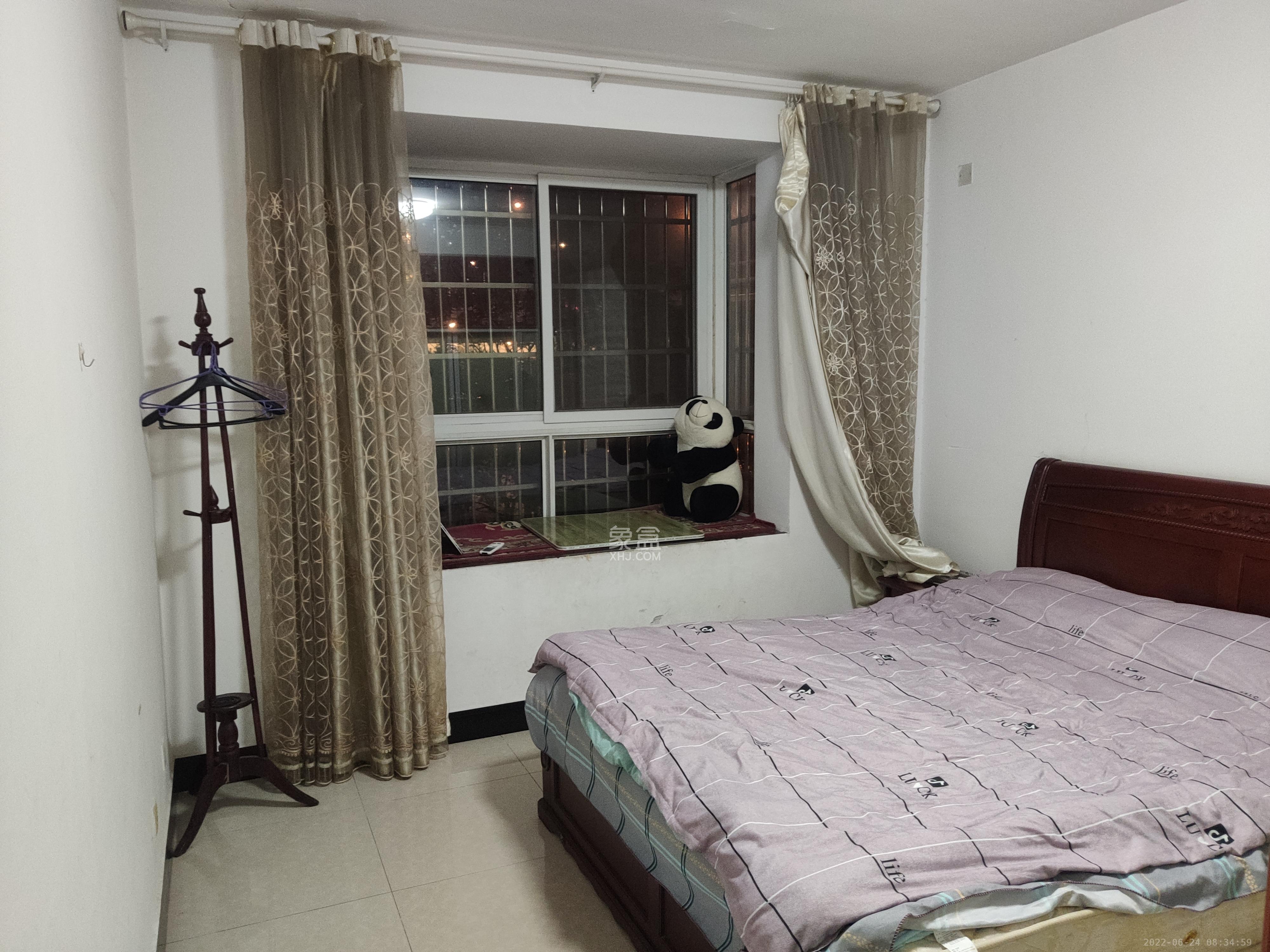 泰禹家园(彩云之翼家园一期、二期、三期) 3室2厅2卫 2200.0元/月 泰禹家园(彩云之翼家园一期、二期、三期) 3室2厅2卫 2200.0元/月室内图