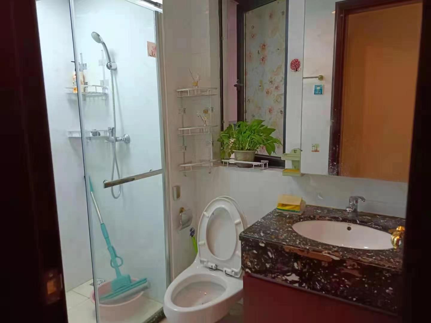 恒大南湖半岛  3室2厅1卫   2600.00元/月室内图1