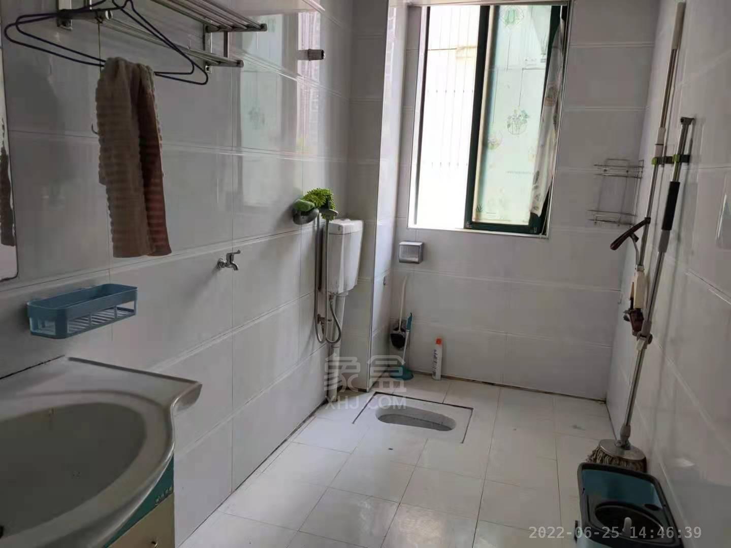 经世皇城  4室2厅2卫   1700.00元/月室内图