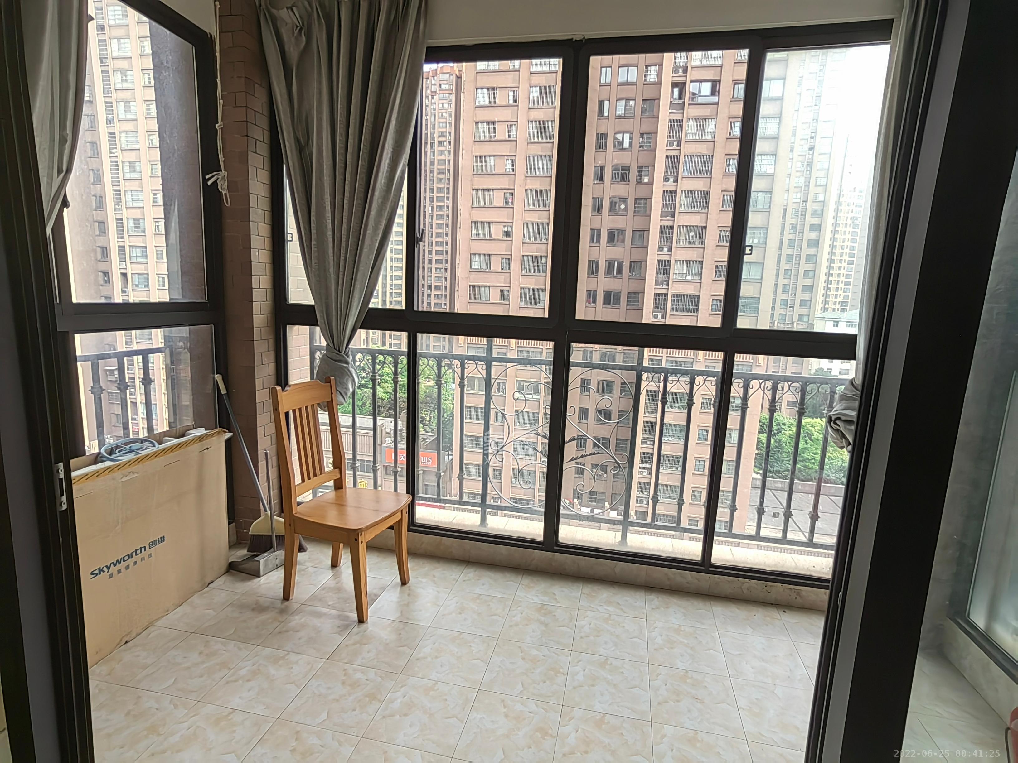 康桥长郡  2室1厅1卫    2300.0元/月 康桥长郡  2室1厅1卫    2300.0元/月室内图