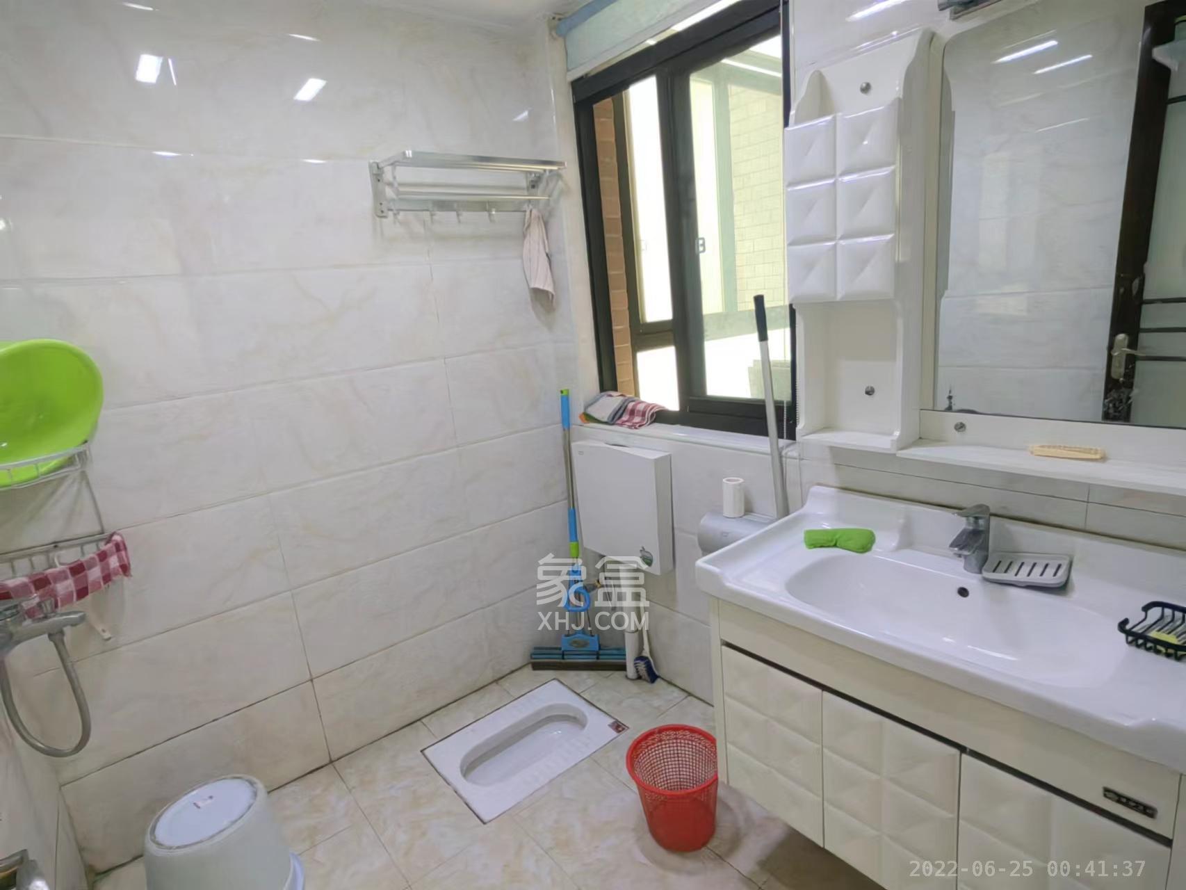 康桥长郡  2室1厅1卫    2300.0元/月 康桥长郡  2室1厅1卫    2300.0元/月室内图