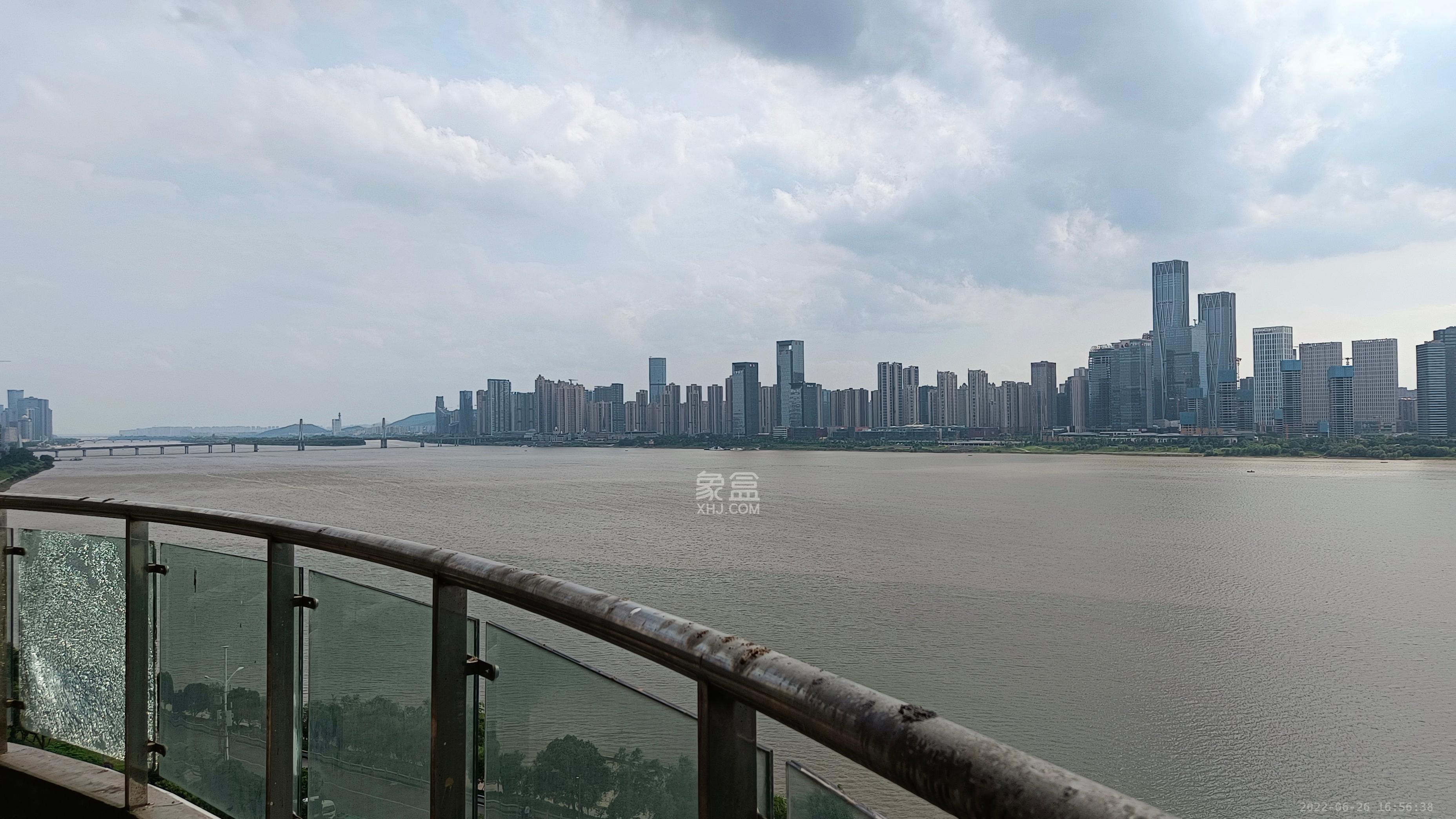 湘江世纪城富湾国际  5室2厅2卫    8800.0元/月室内图
