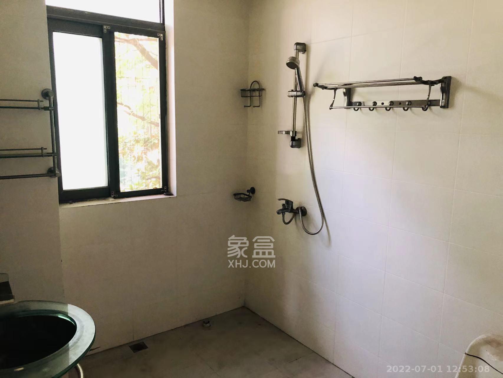 上海城小区  4室2厅2卫   3500.00元/月室内图