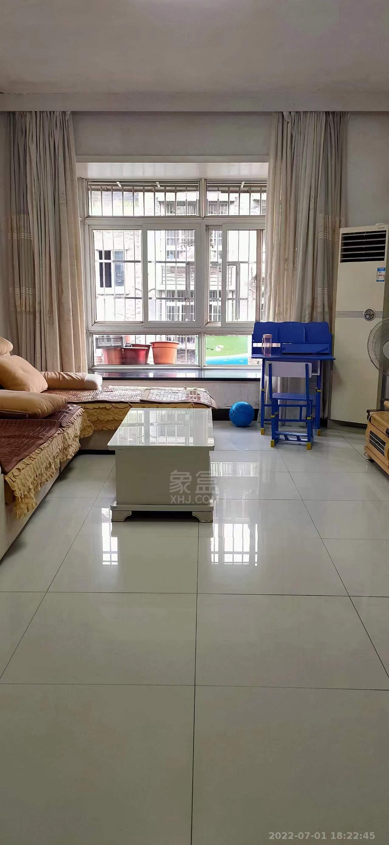 东环新城  3室2厅1卫   1300.00元/月室内图1
