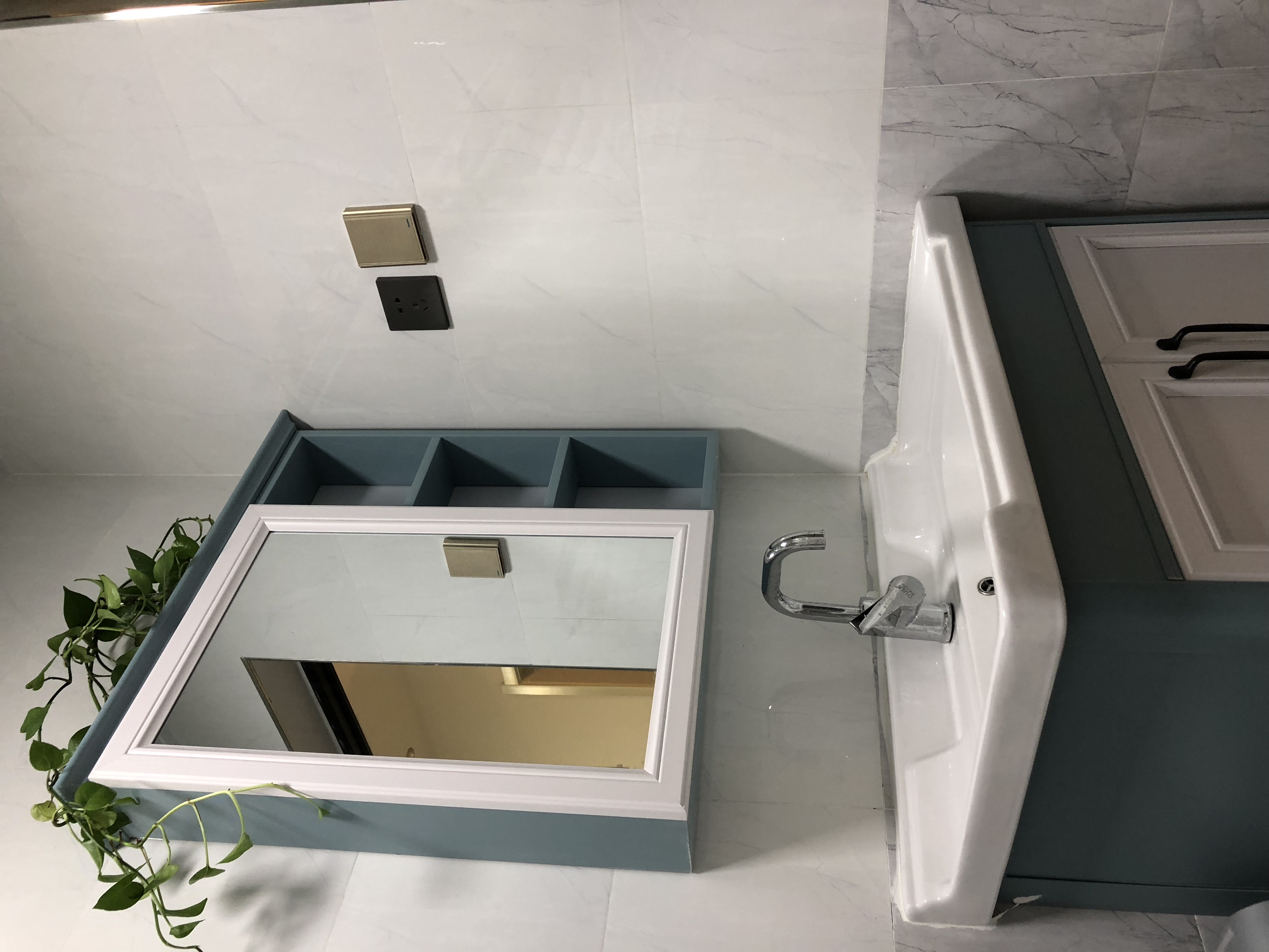 春临小区  2室2厅1卫   2500.00元/月室内图