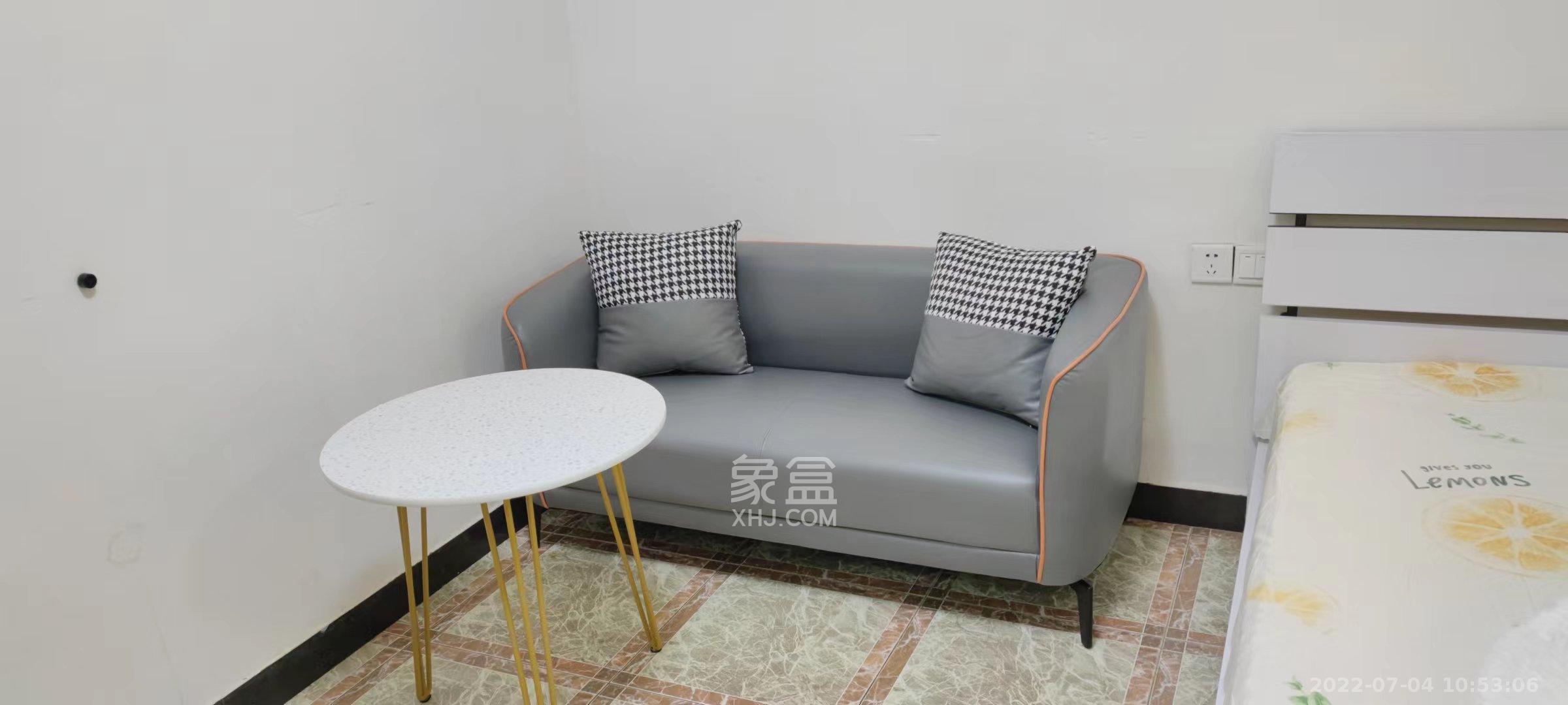 三泰街新富城  1室1厅1卫    1600.0元/月室内图