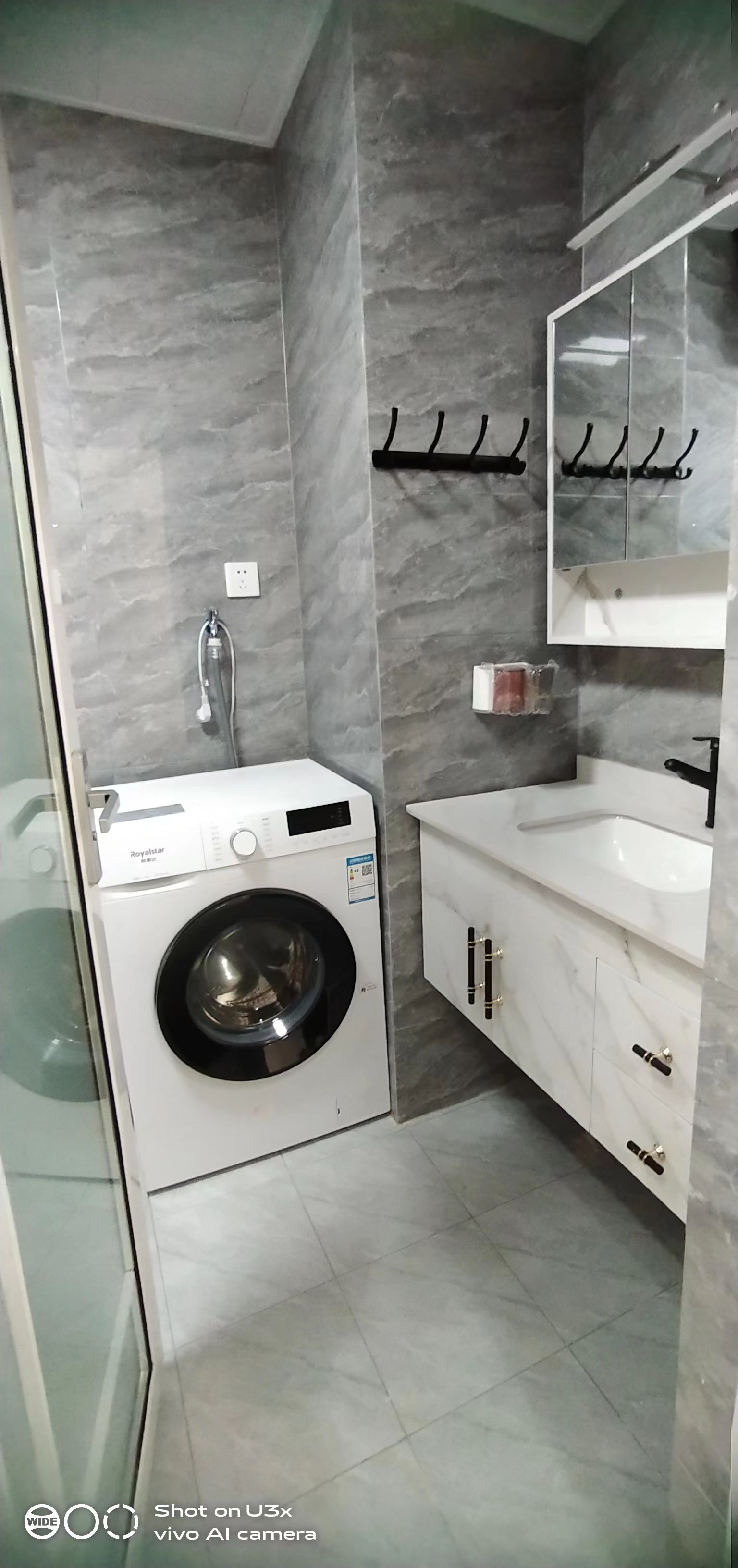 富力新天地三期 1室1厅1卫 1600.00元/月 富力新天地三期 1室1厅1卫 1600.00元/月室内图