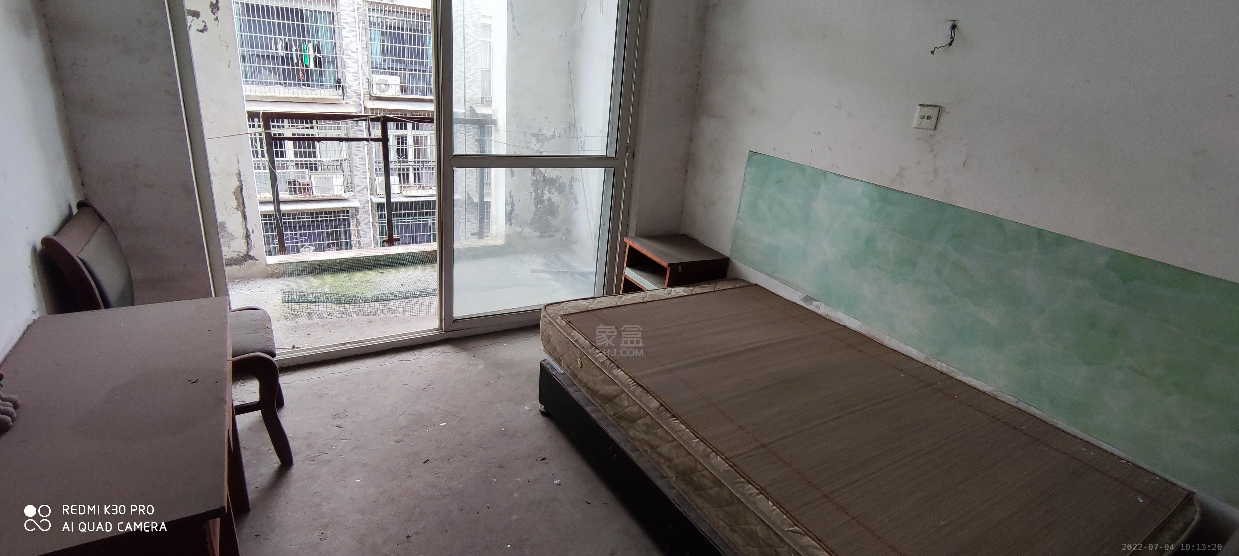 东环新城  5室2厅2卫   1200.00元/月室内图