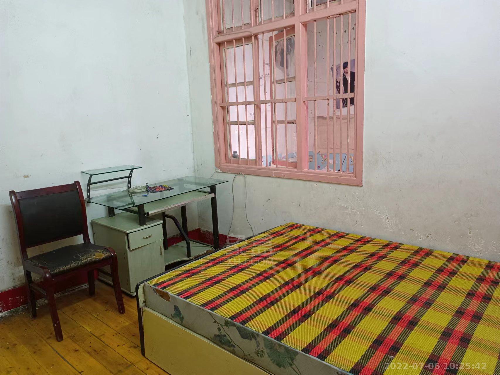 李家冲一村(杉木塘火电小区) 2室2厅1卫 750.00元/月 李家冲一村(杉木塘火电小区) 2室2厅1卫 750.00元/月室内图