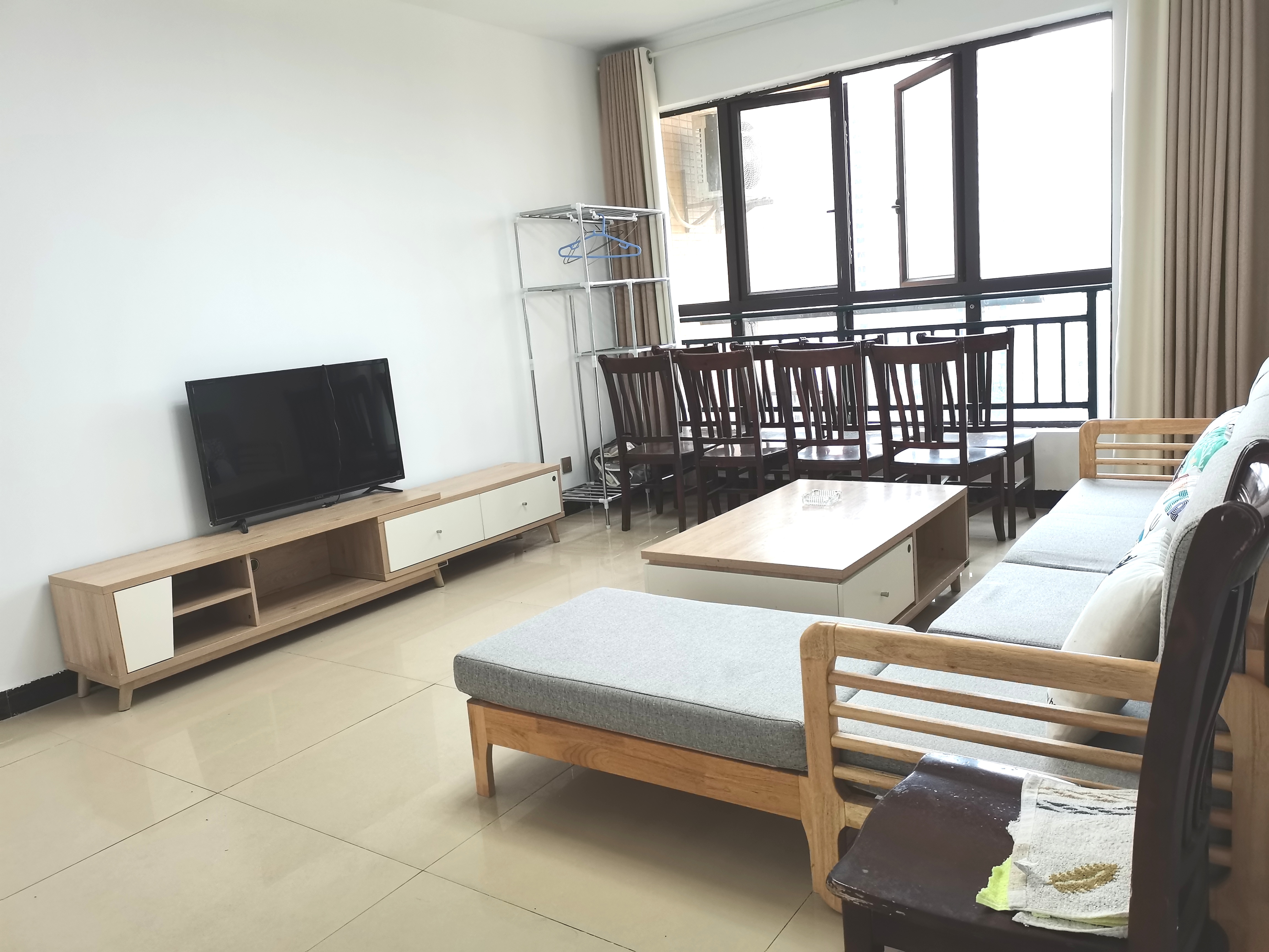 电信花园  3室2厅2卫   2100.00元/月室内图