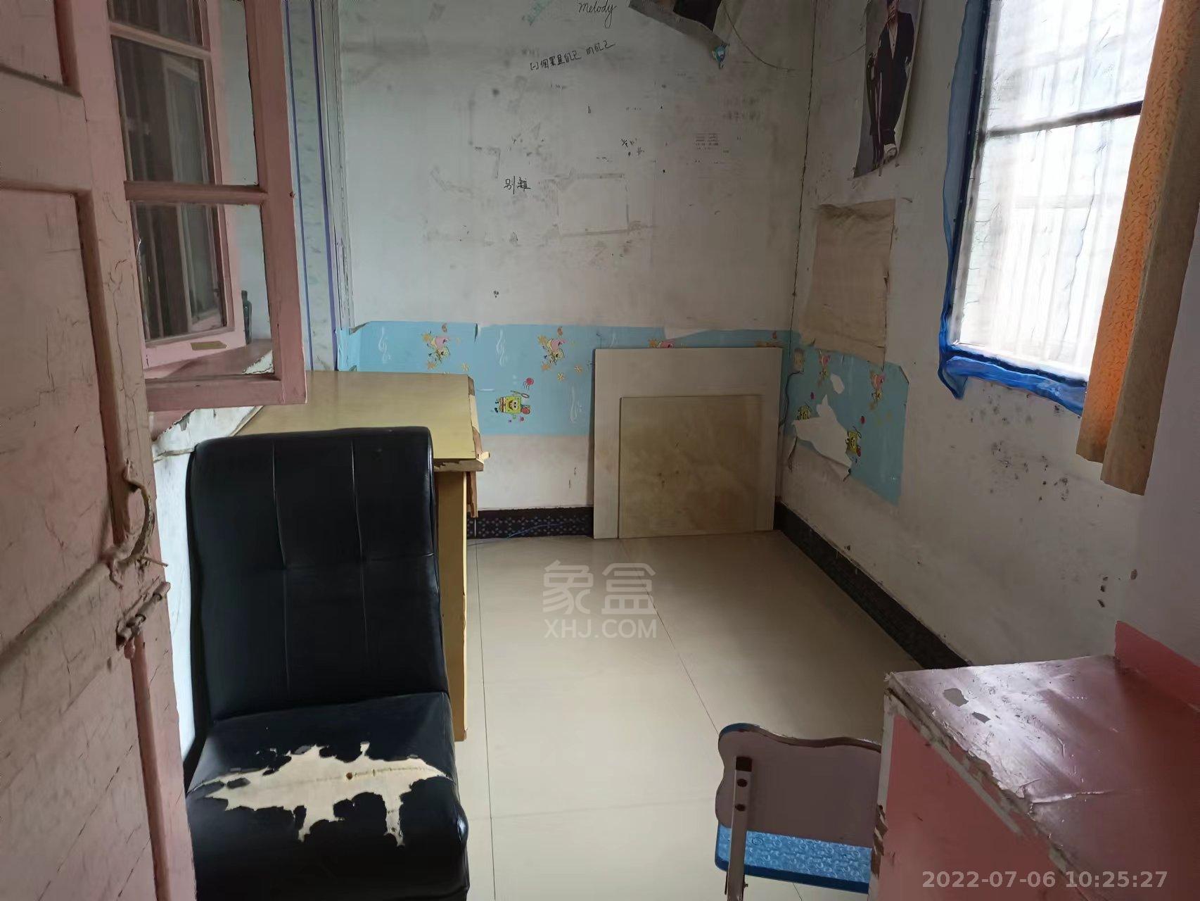 李家冲一村(杉木塘火电小区) 2室2厅1卫 750.00元/月 李家冲一村(杉木塘火电小区) 2室2厅1卫 750.00元/月室内图