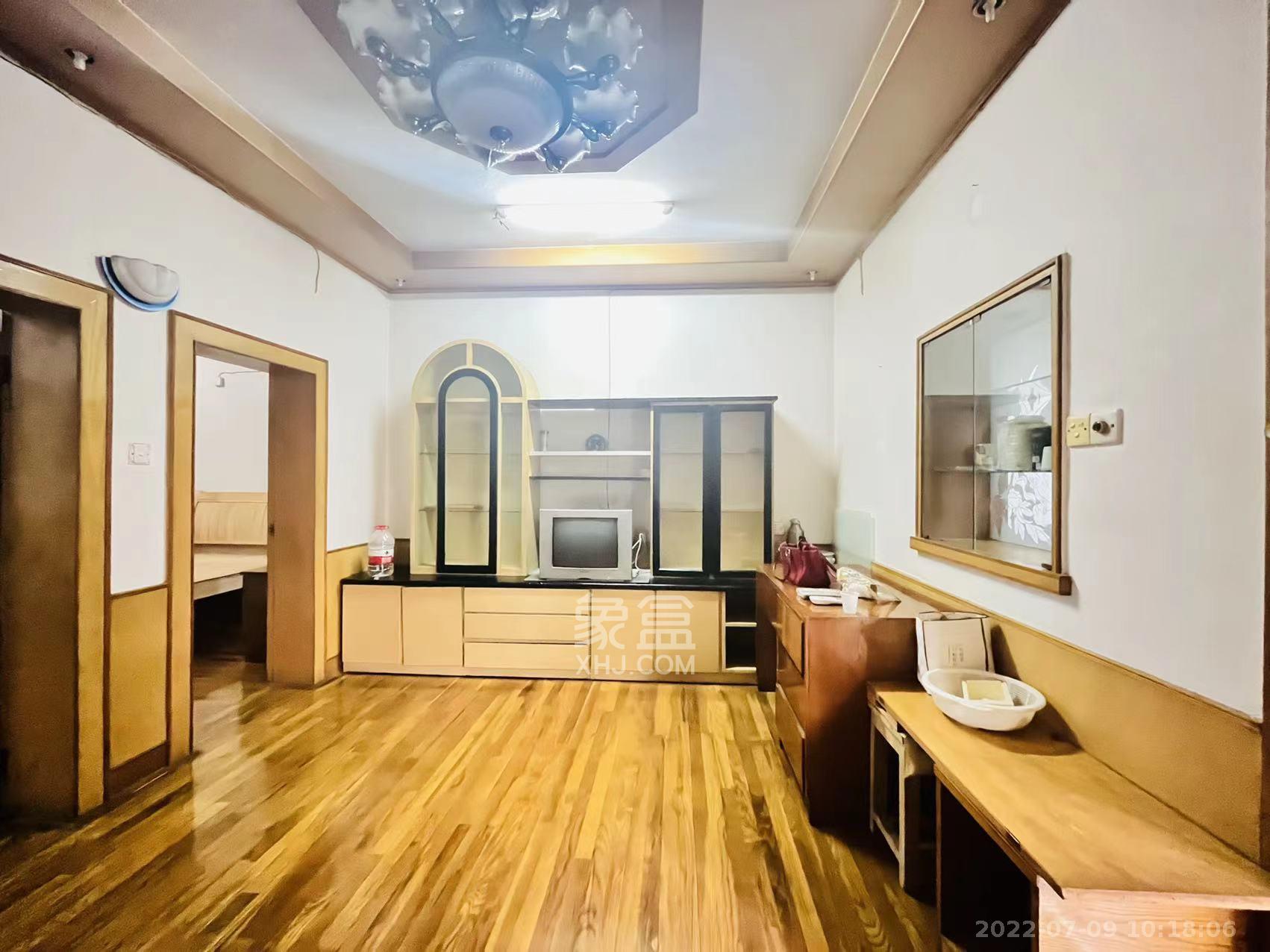 便河边人大宿舍(长沙市人大常委会家属区) 3室1厅1卫 2300.0元/月 便河边人大宿舍(长沙市人大常委会家属区) 3室1厅1卫 2300.0元/月室内图