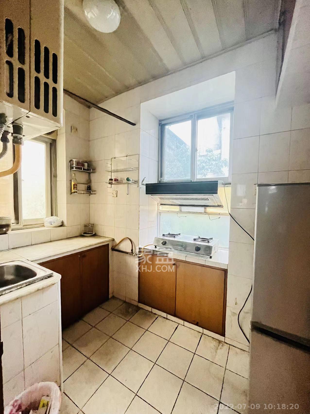 便河边人大宿舍(长沙市人大常委会家属区) 3室1厅1卫 2300.0元/月 便河边人大宿舍(长沙市人大常委会家属区) 3室1厅1卫 2300.0元/月室内图