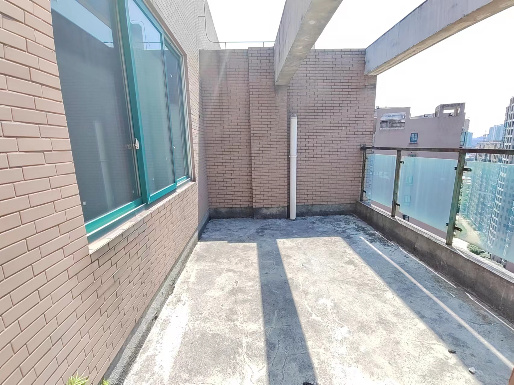 冠都现代城（冠都幸福彼岸）  7室3厅4卫   98.00万室内图