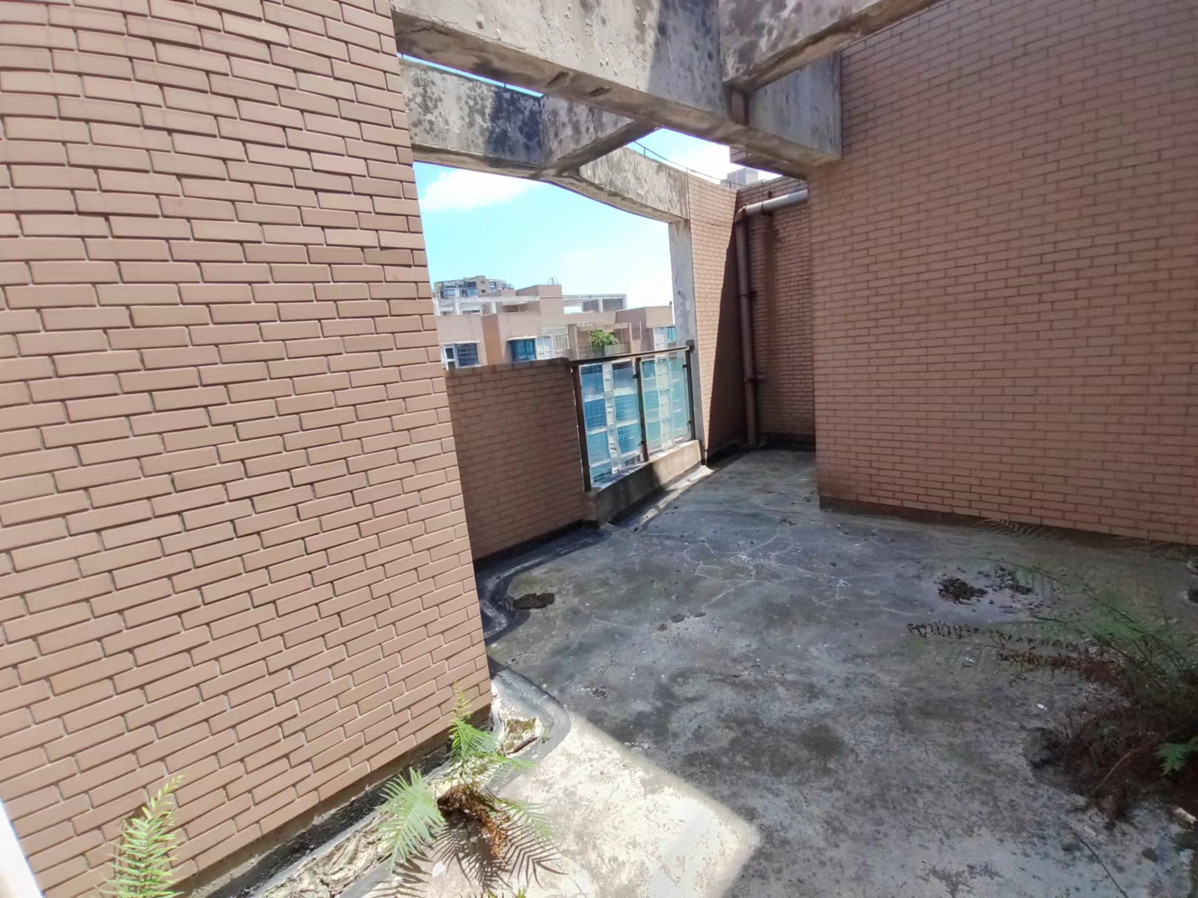 冠都现代城（冠都幸福彼岸）  7室3厅4卫   98.00万室内图