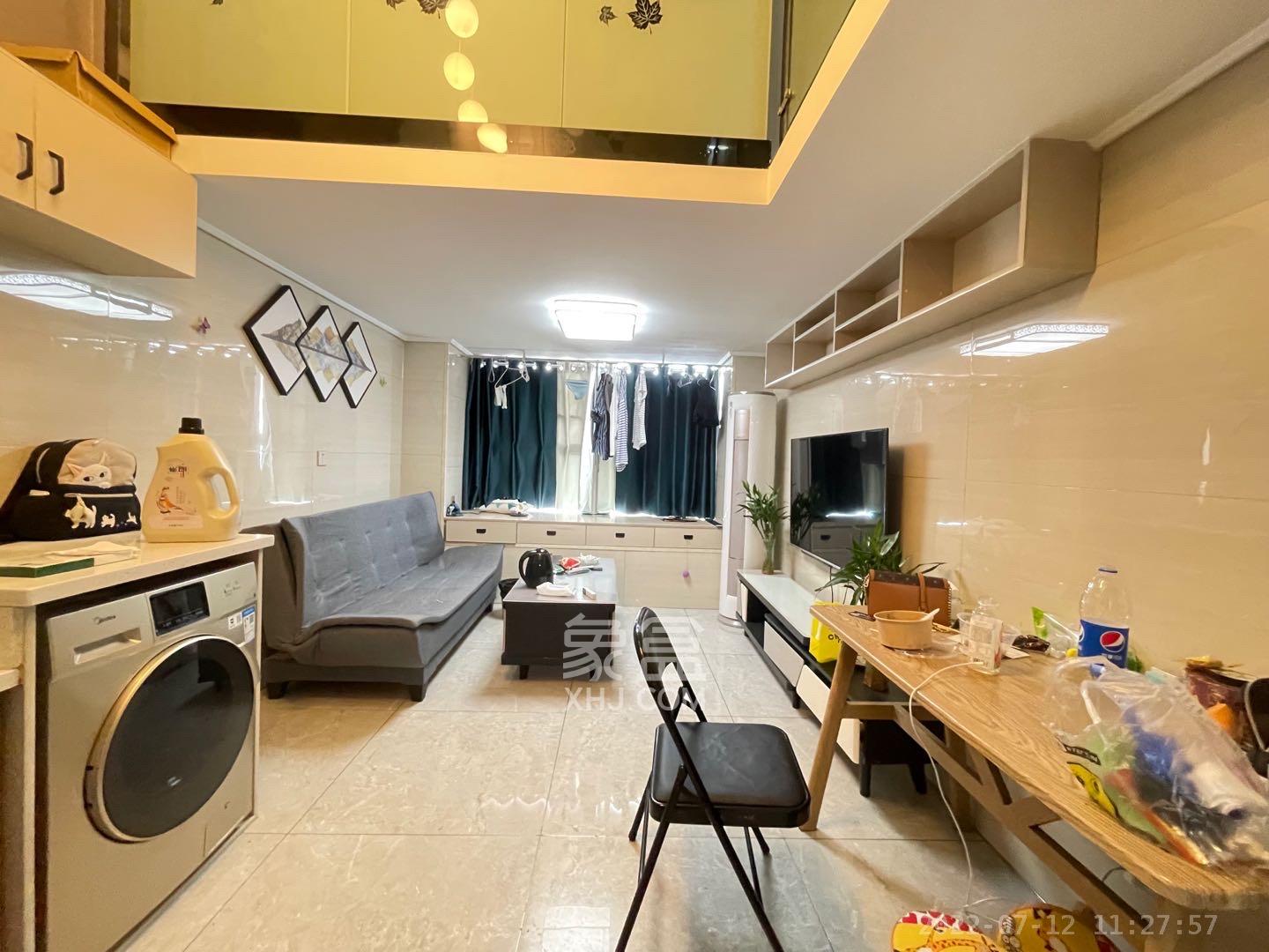 弘坤云寓  2室1厅1卫    2400.0元/月室内图1
