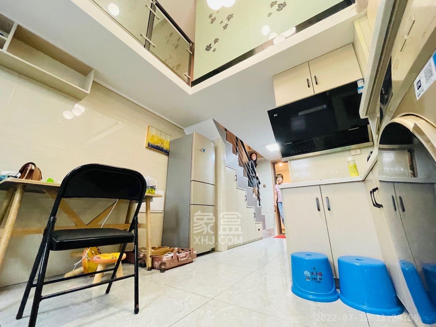 弘坤云寓  2室1厅1卫    2400.0元/月室内图