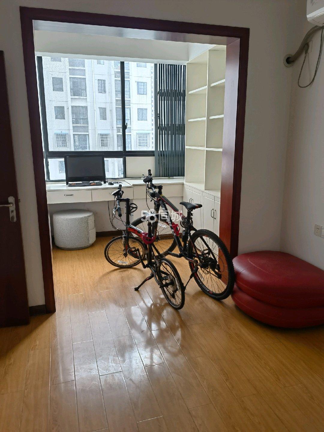 东郡首府  2室2厅1卫   1700.00元/月室内图