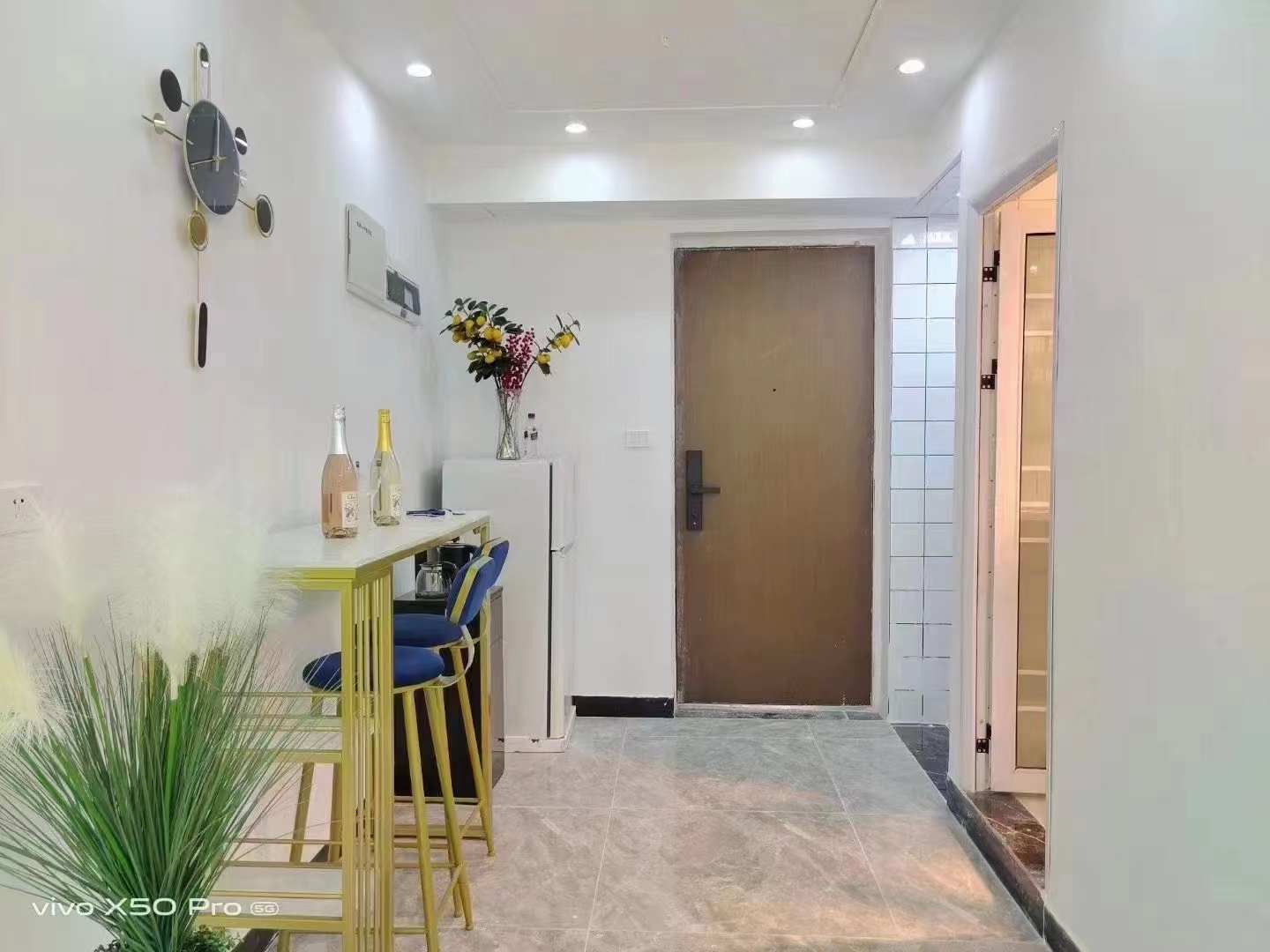 富力新天地一二期 1室1厅1卫 1900.00元/月 富力新天地一二期 1室1厅1卫 1900.00元/月室内图