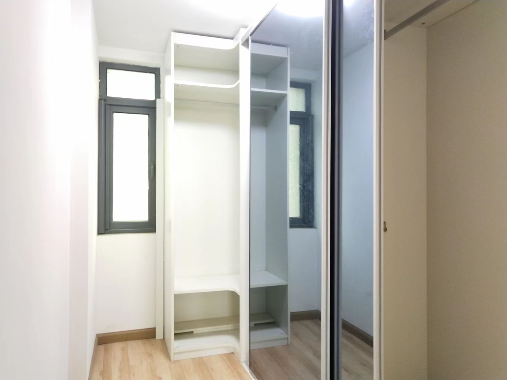 中天会展城A区  3室2厅2卫   3200.00元/月室内图
