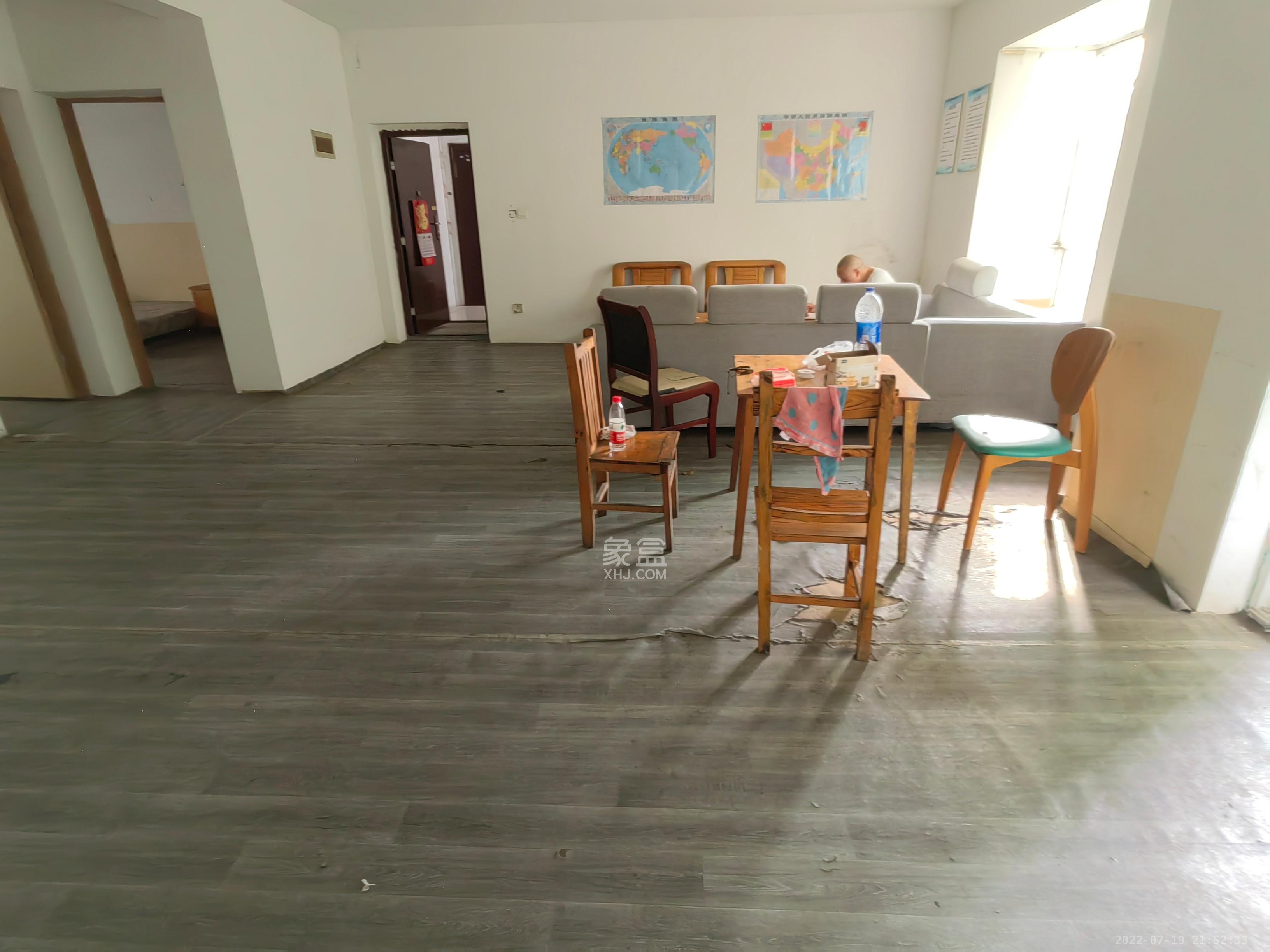 锑都家园  3室2厅2卫   1900.00元/月室内图