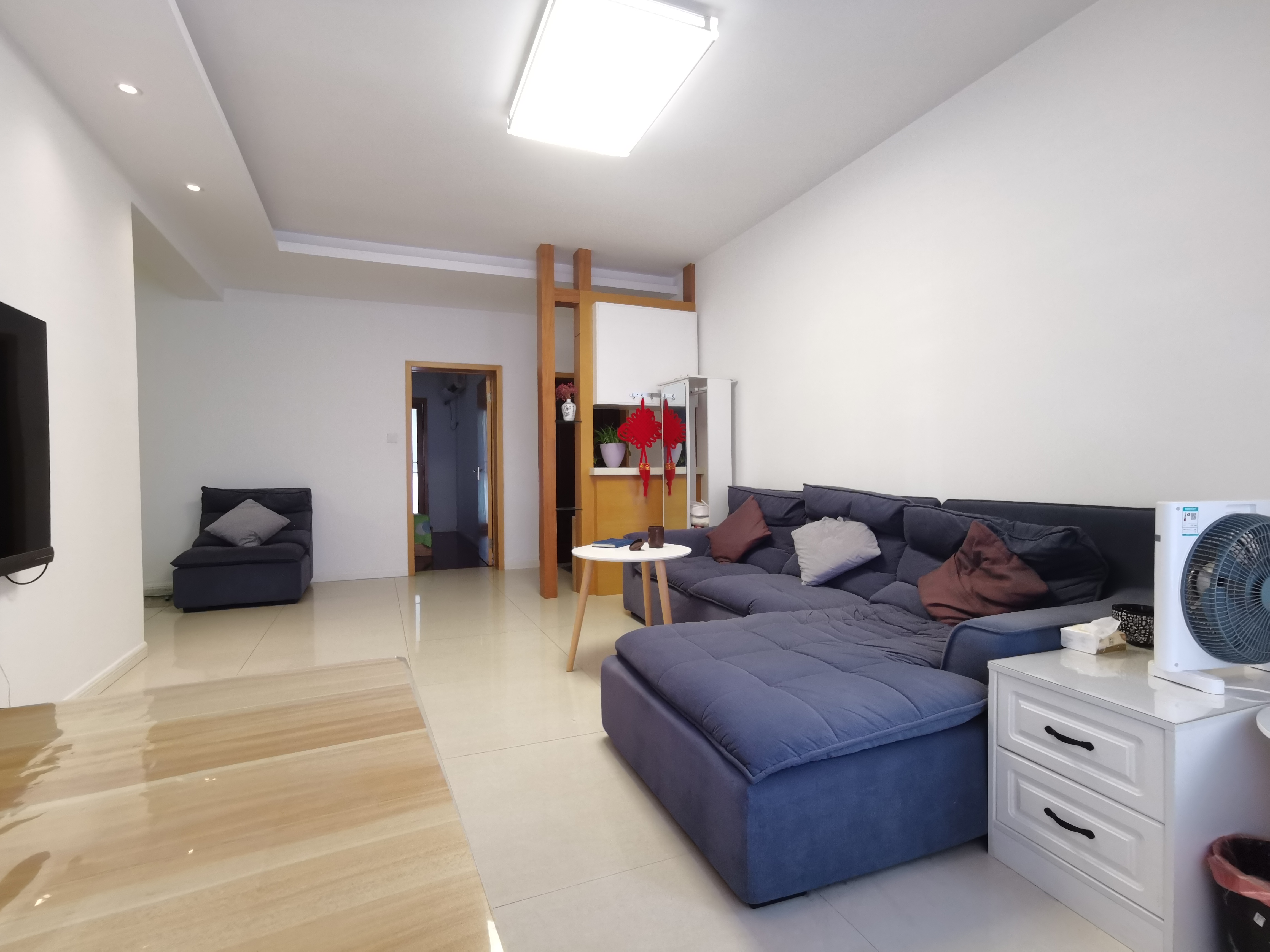 金侨中央花园 2室2厅1卫 49.8万 金侨中央花园 2室2厅1卫 49.8万客厅