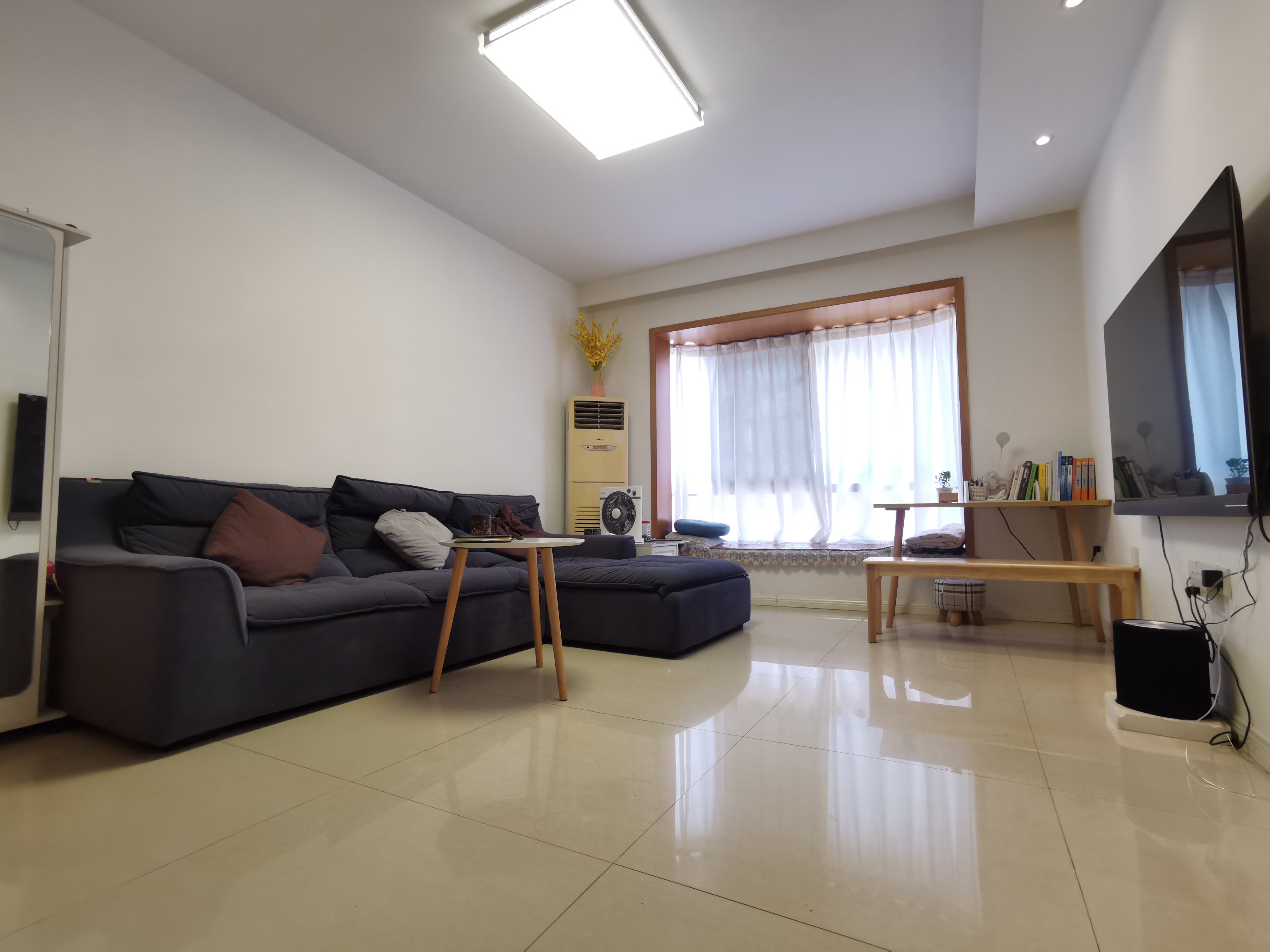 金侨中央花园 2室2厅1卫 49.8万 金侨中央花园 2室2厅1卫 49.8万客厅