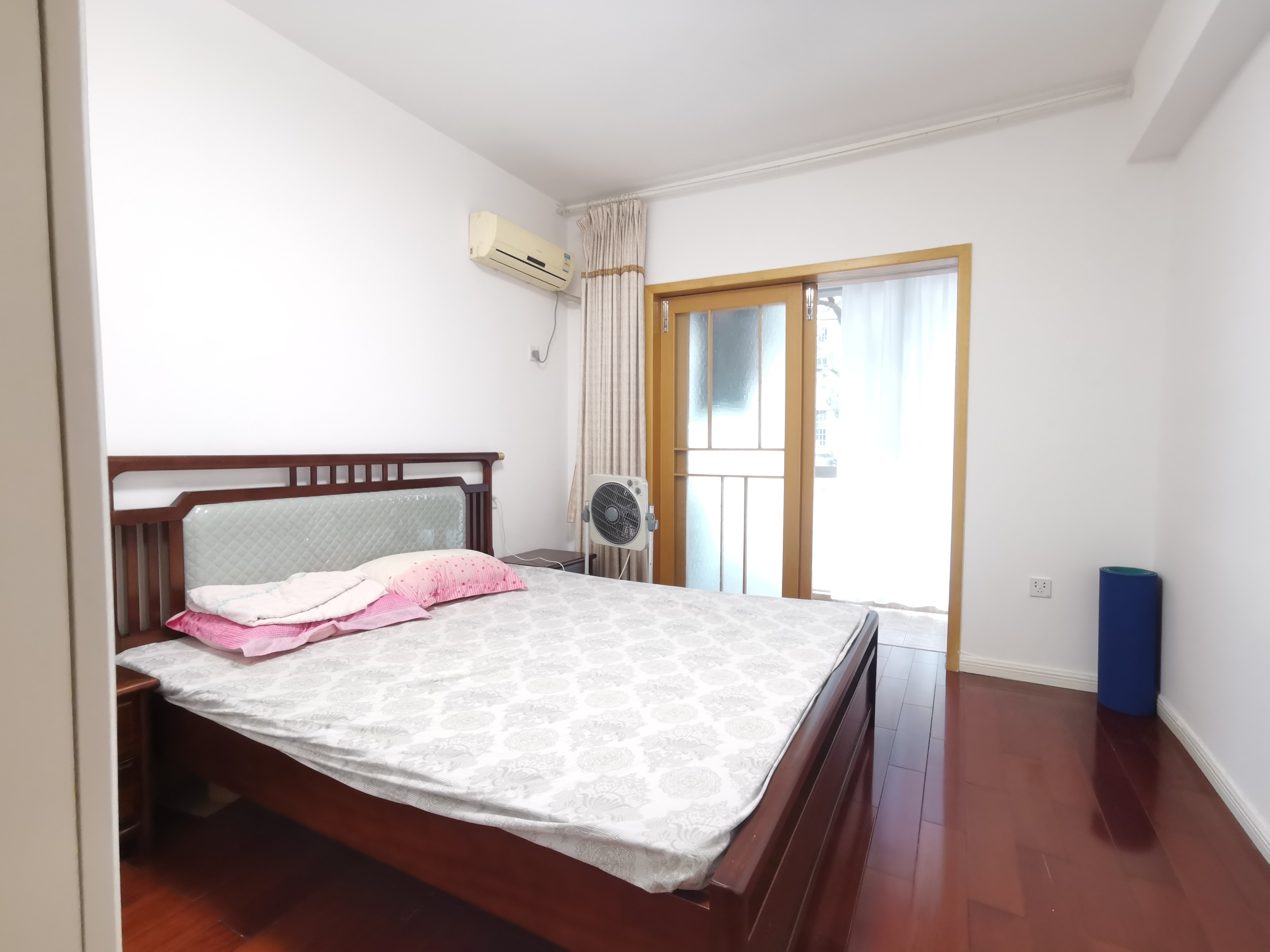 金侨中央花园 2室2厅1卫 49.8万 金侨中央花园 2室2厅1卫 49.8万客厅