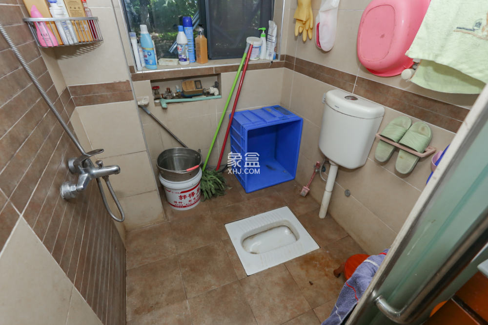 永祺西京  4室2厅2卫   186.00万卫生间