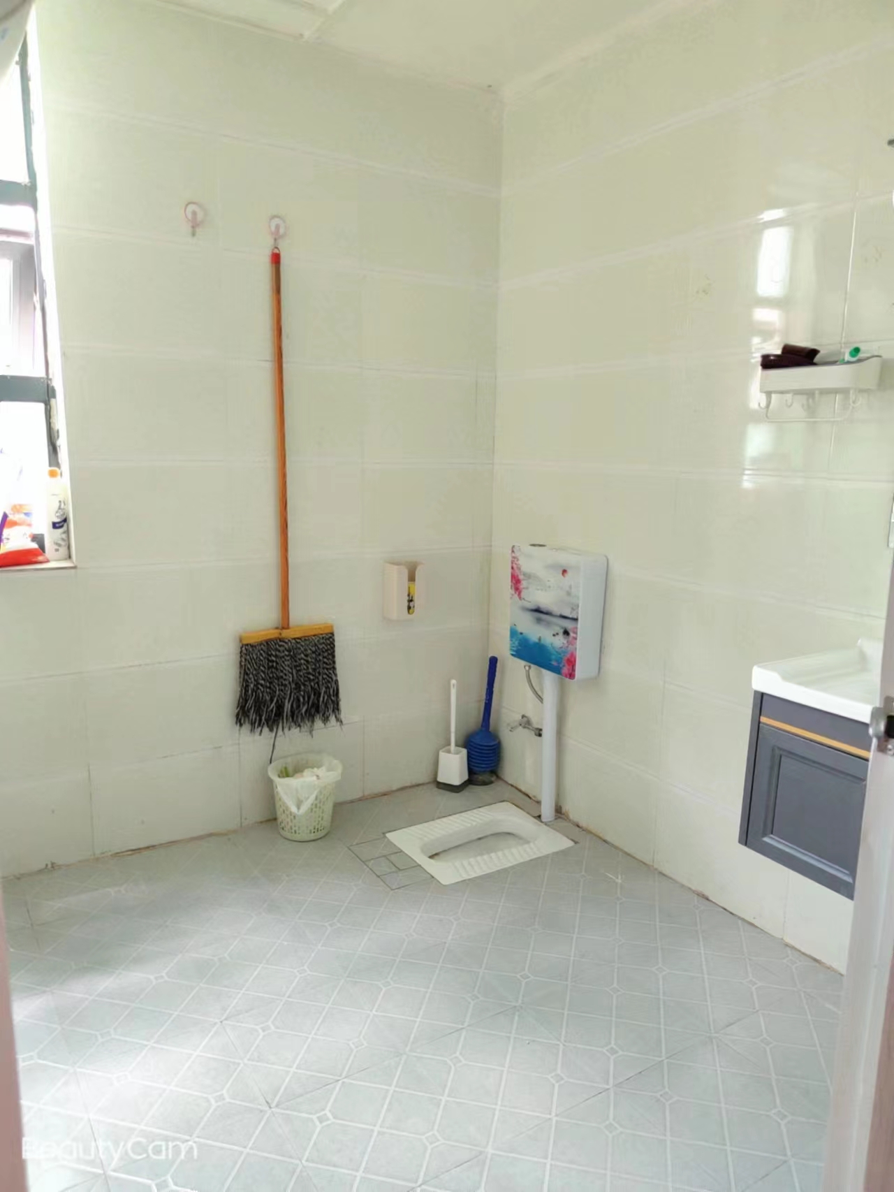 中天会展城A区  2室1厅1卫   2200.00元/月室内图