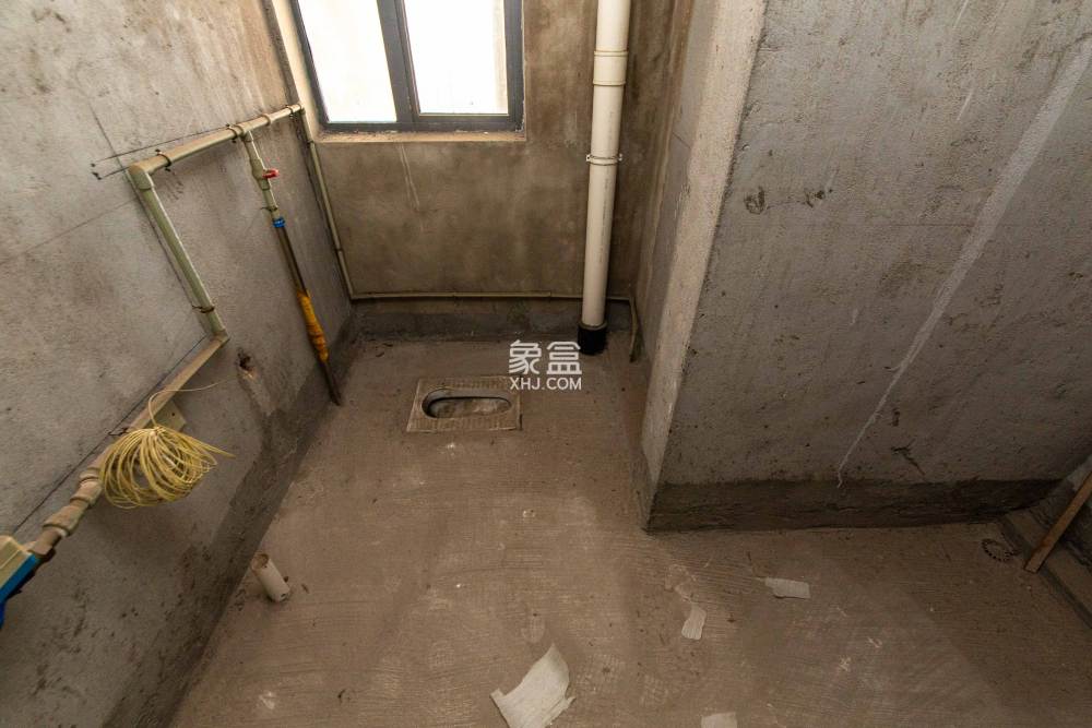 中城丽景香山园  4室2厅1卫   280.00万客厅