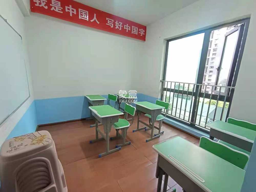 中天会展城A区  4室2厅2卫   3200.00元/月室内图
