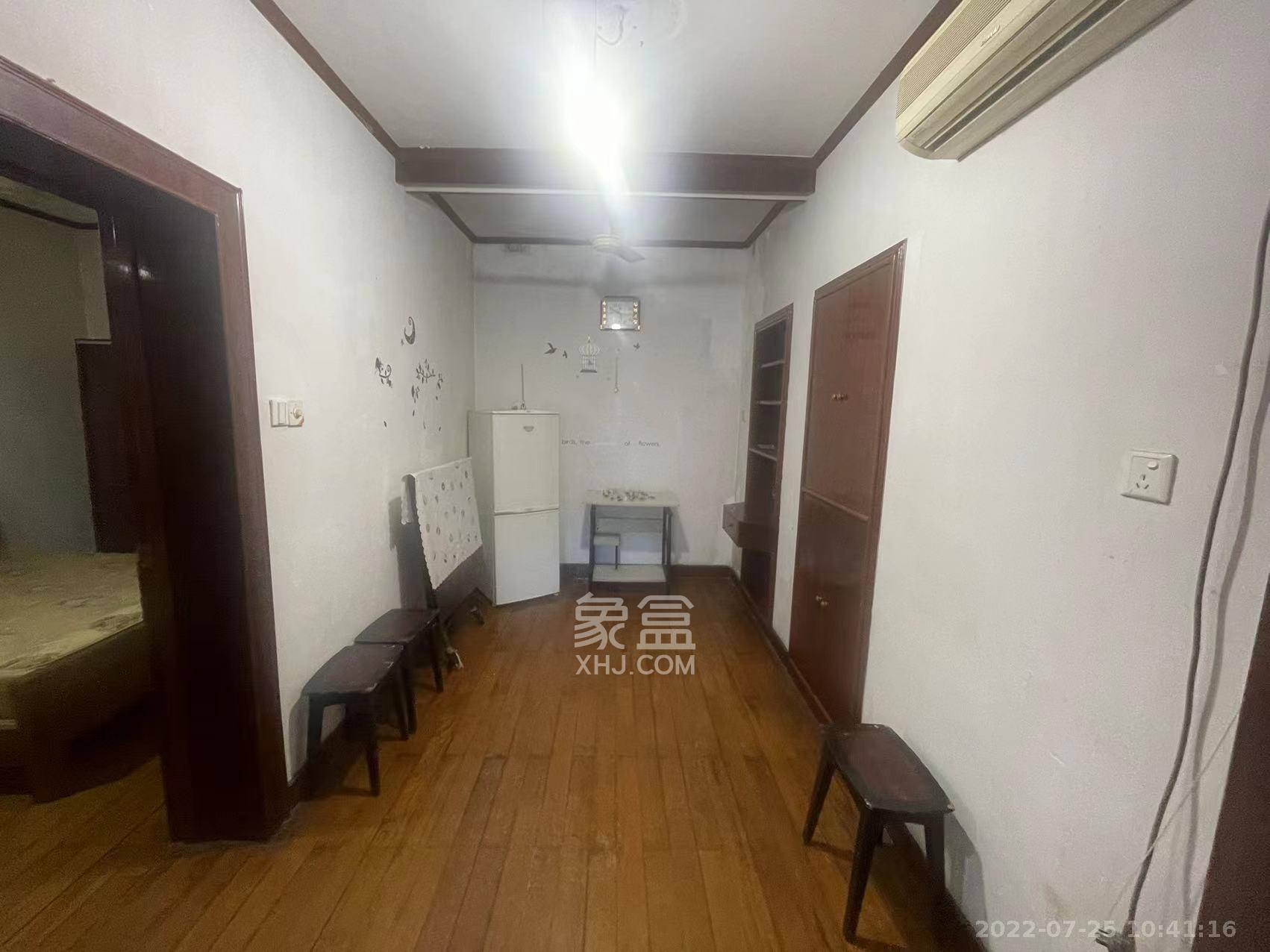 环城堤综合楼(产权如意街综合楼) 1室1厅1卫 1700.0元/月 环城堤综合楼(产权如意街综合楼) 1室1厅1卫 1700.0元/月室内图