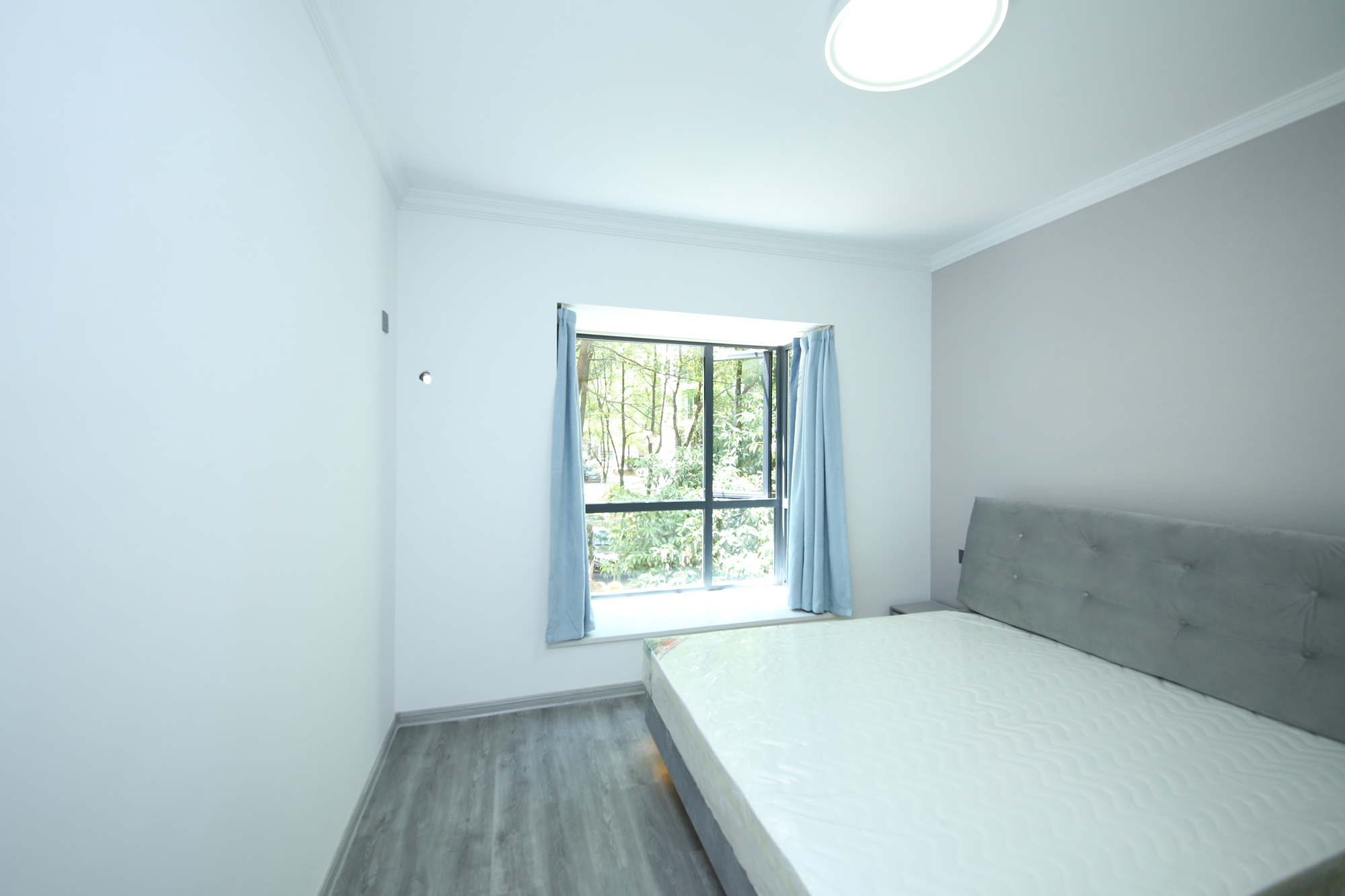 颐美园  4室2厅2卫    158.0万卧室